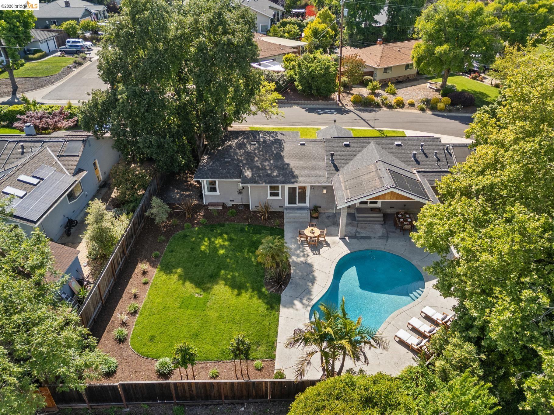 230 Valley Dr