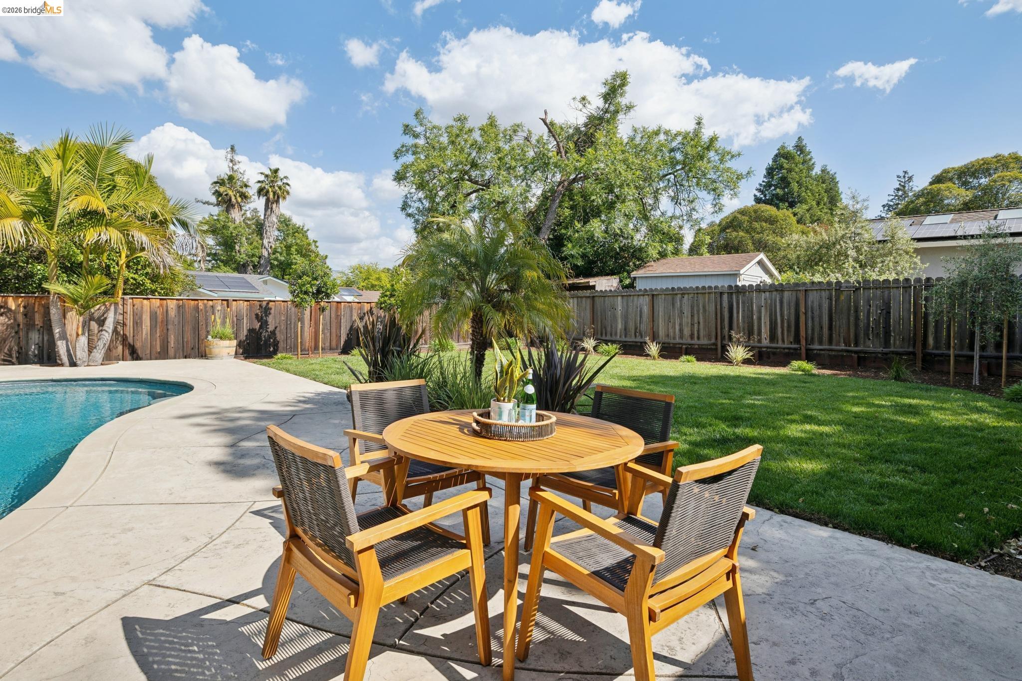 230 Valley Dr