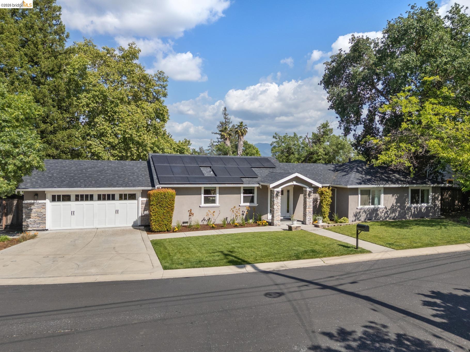 230 Valley Dr