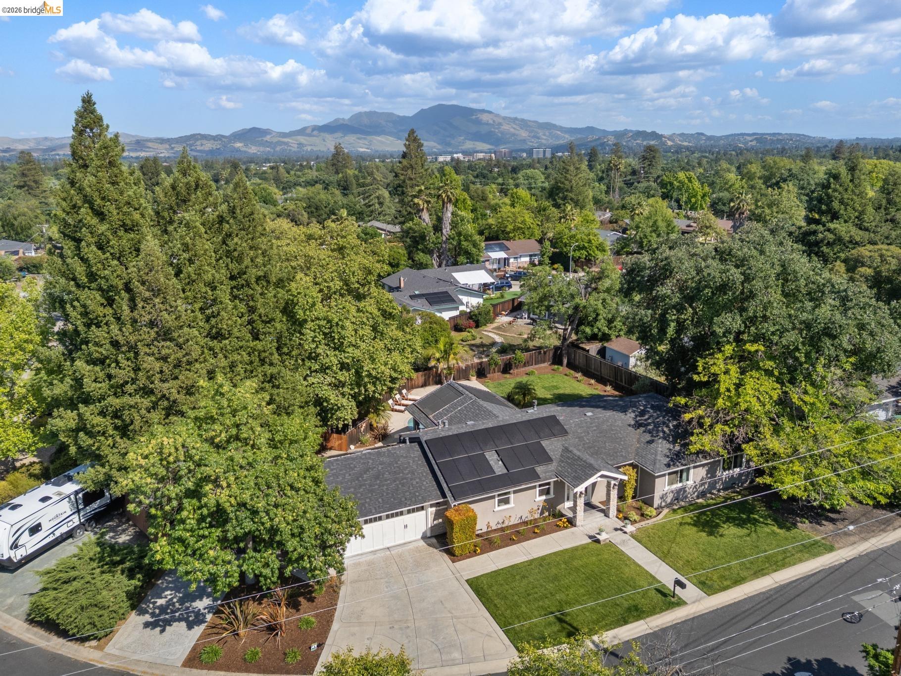 230 Valley Dr