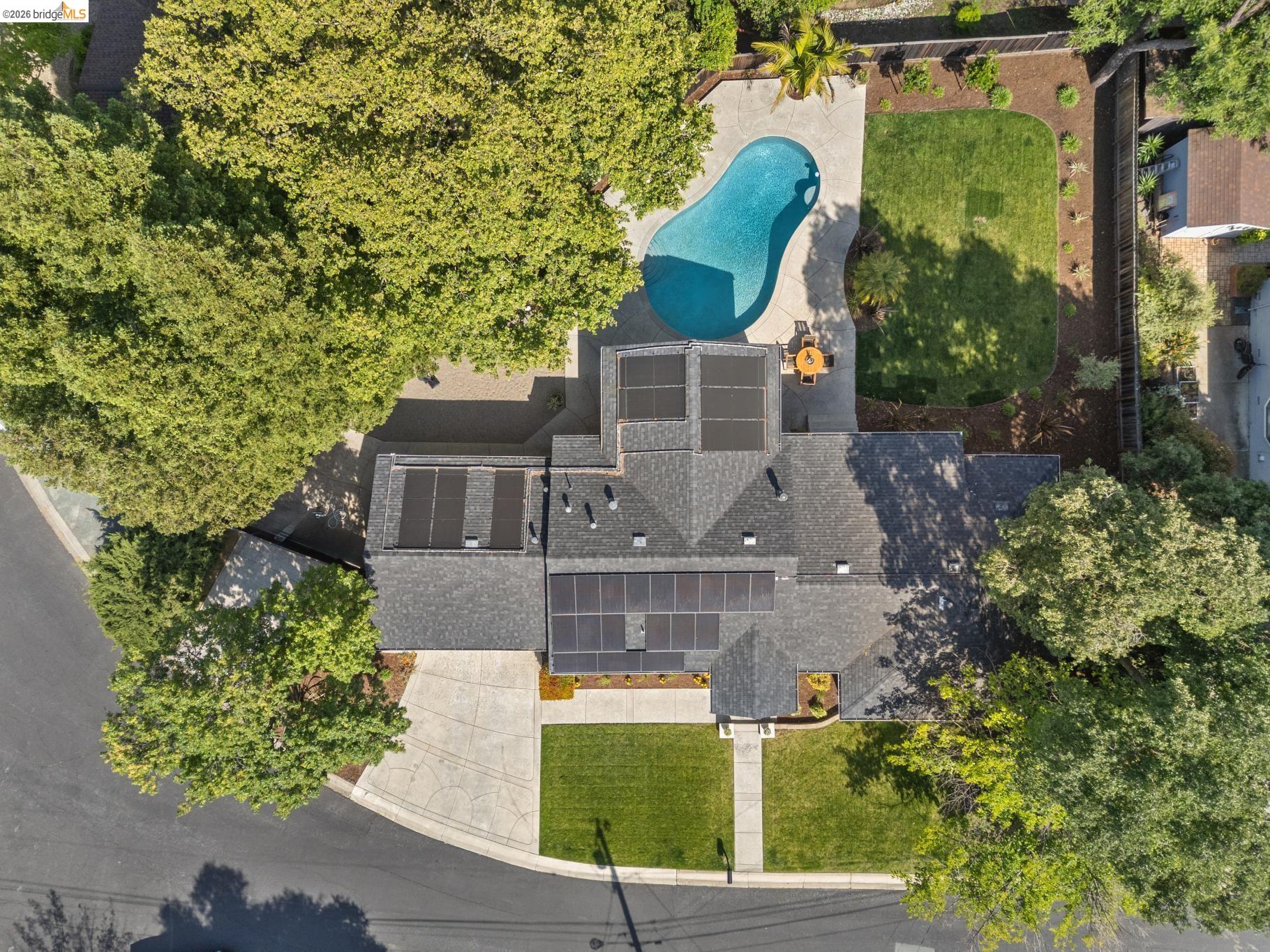230 Valley Dr