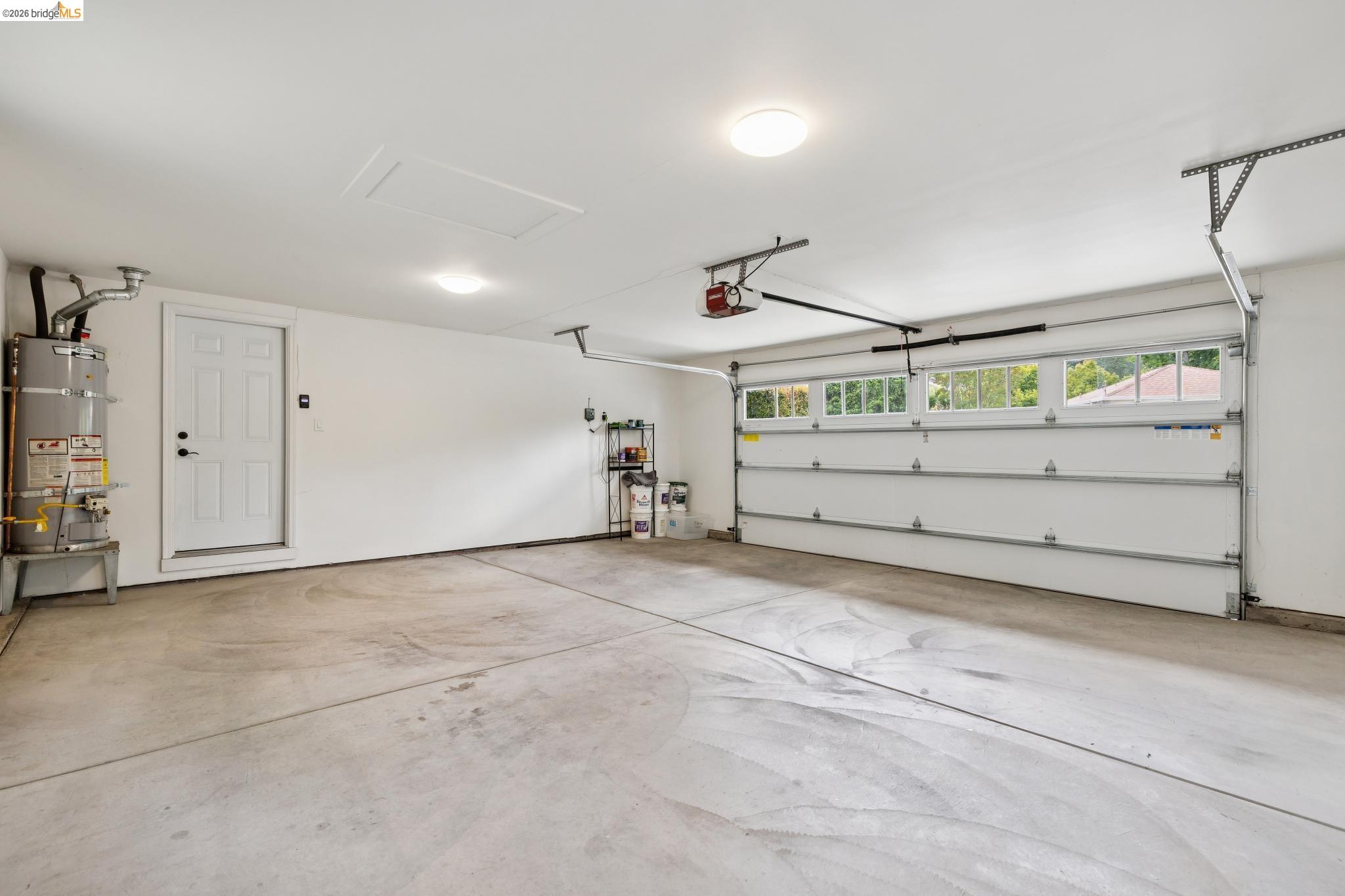 230 Valley Dr