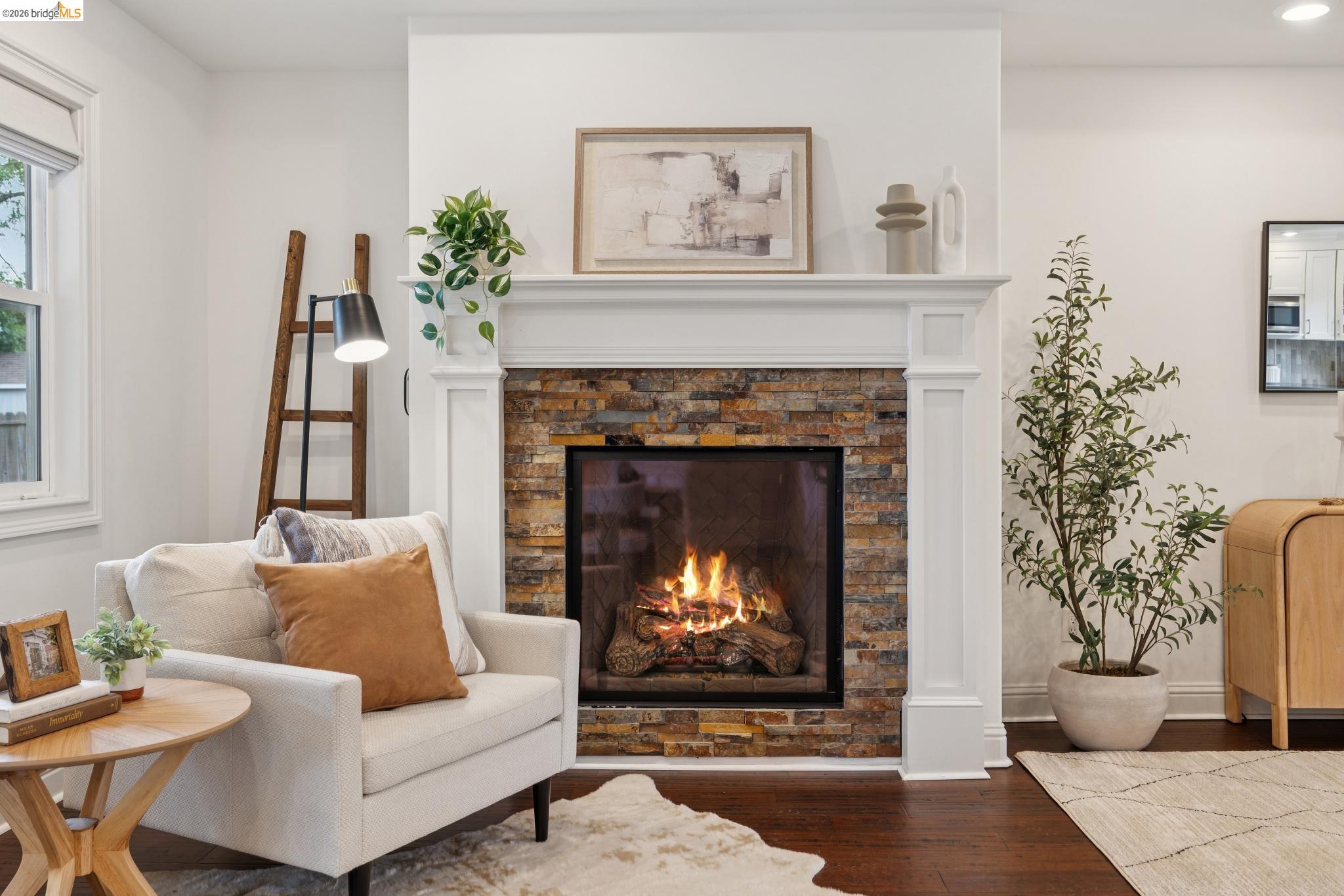 230 Valley Dr