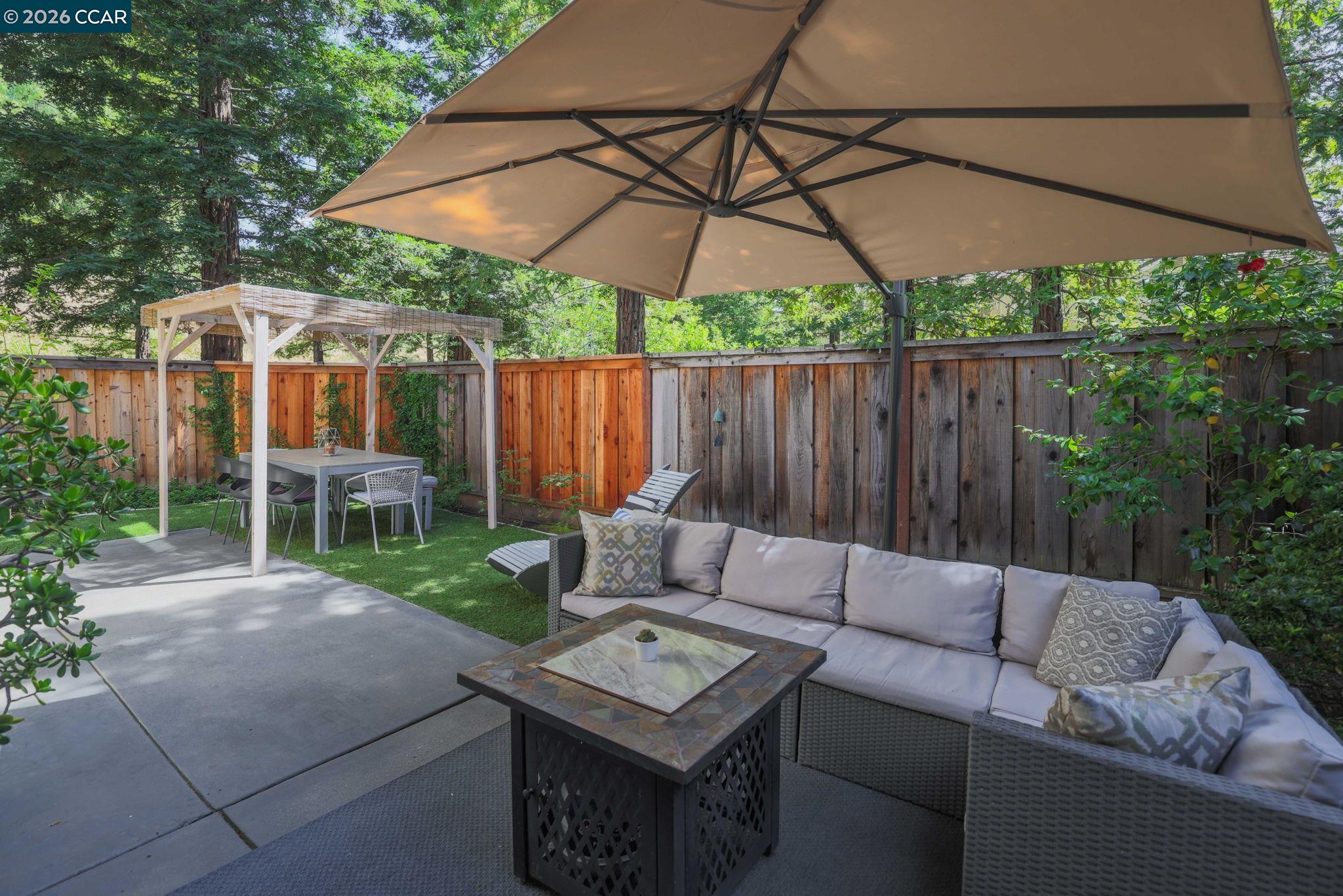 111 Woodvalley Ct