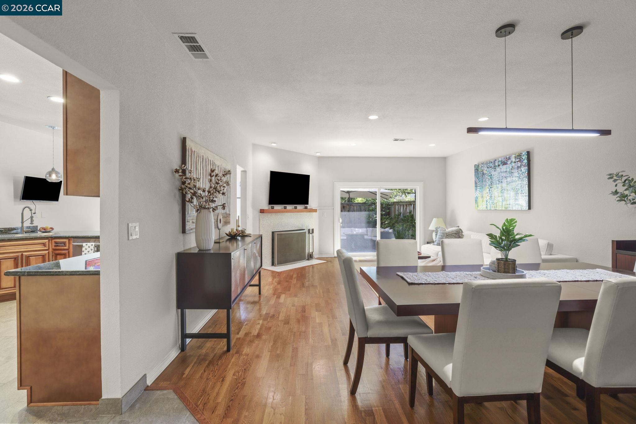 111 Woodvalley Ct
