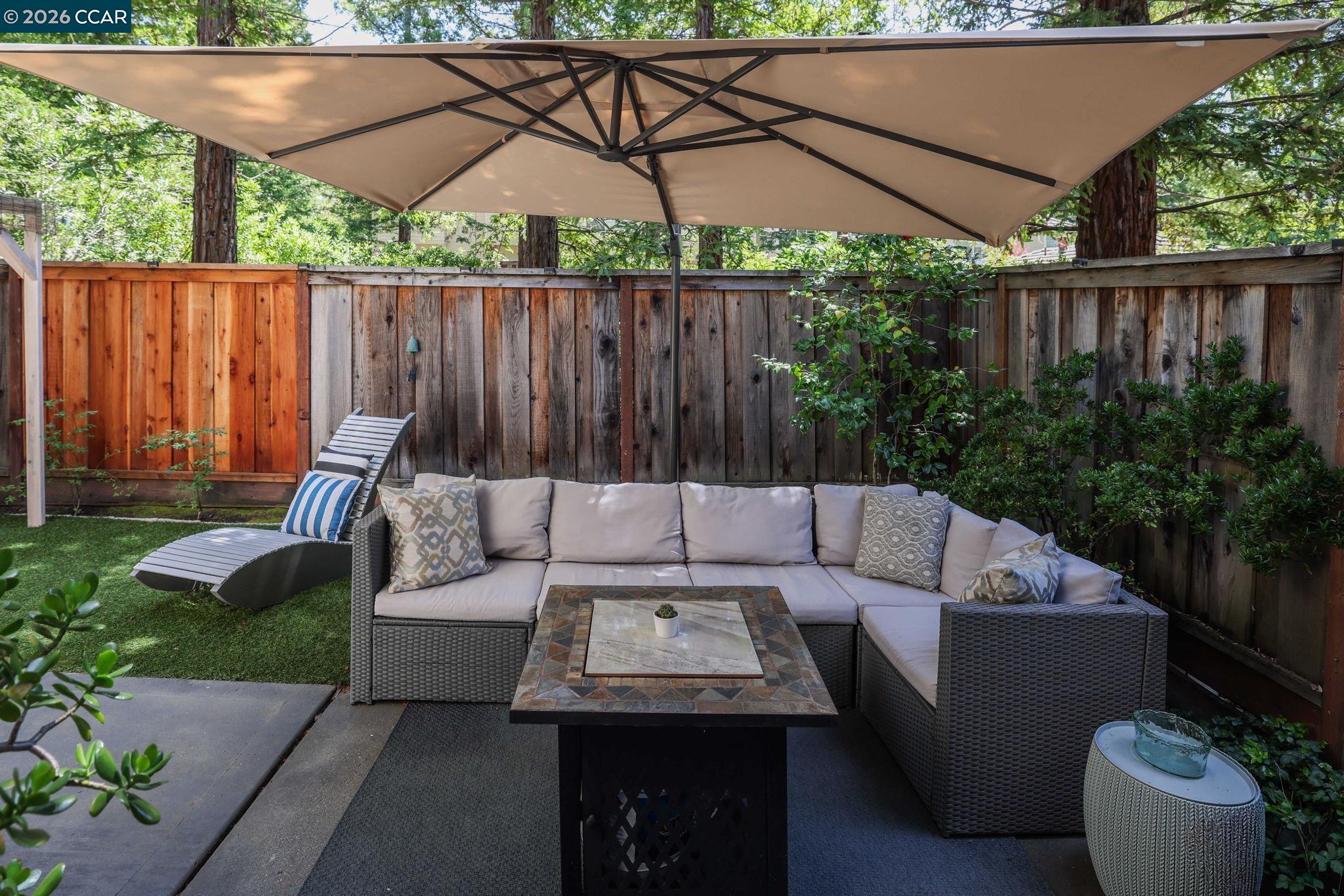 111 Woodvalley Ct