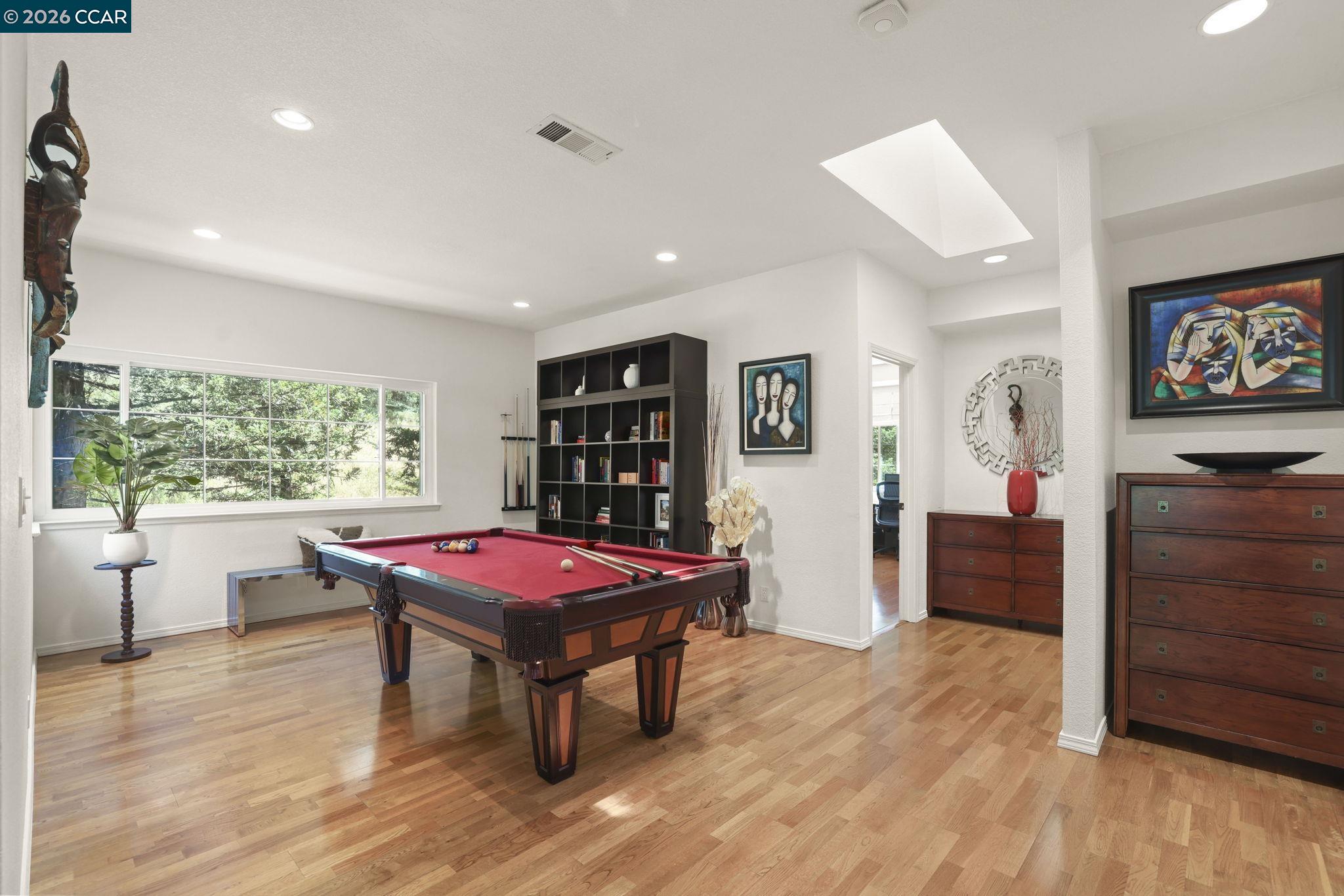 111 Woodvalley Ct