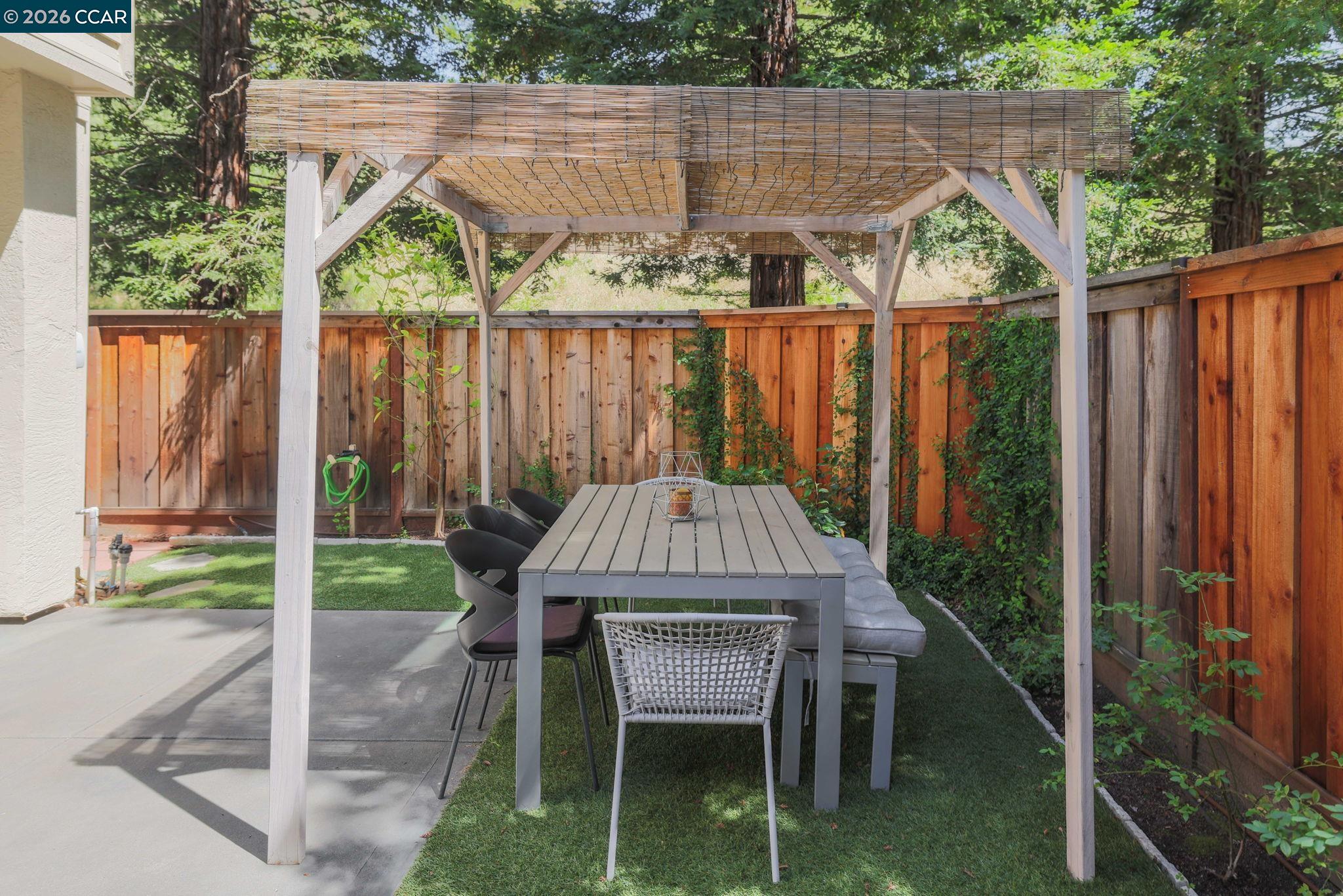 111 Woodvalley Ct