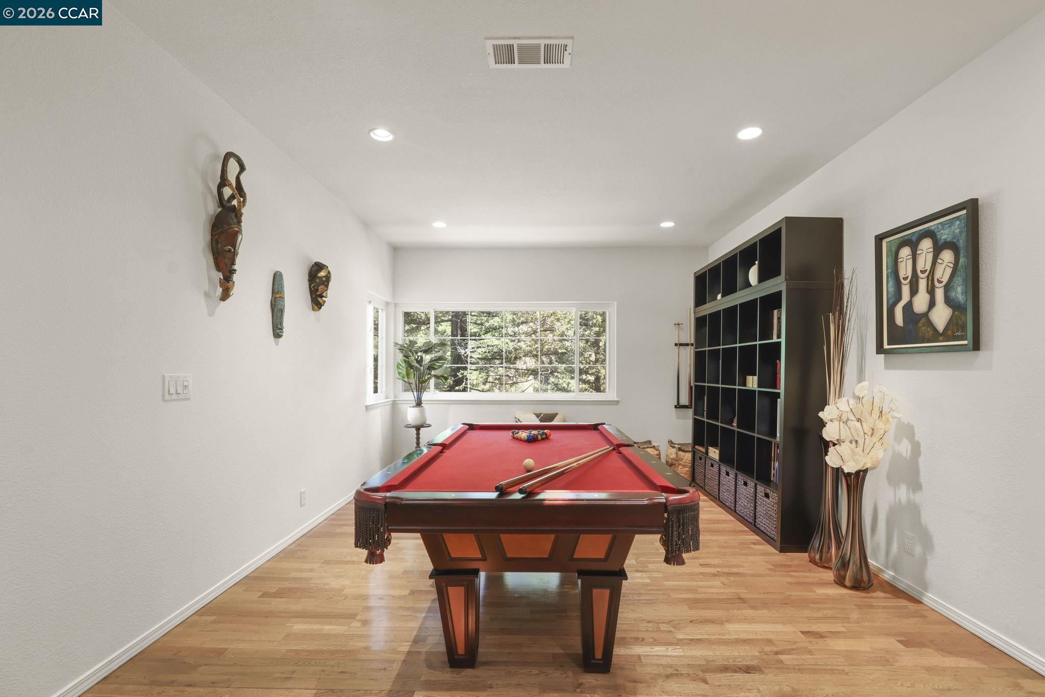 111 Woodvalley Ct