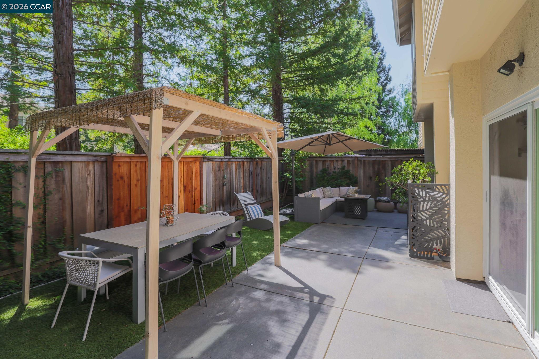111 Woodvalley Ct