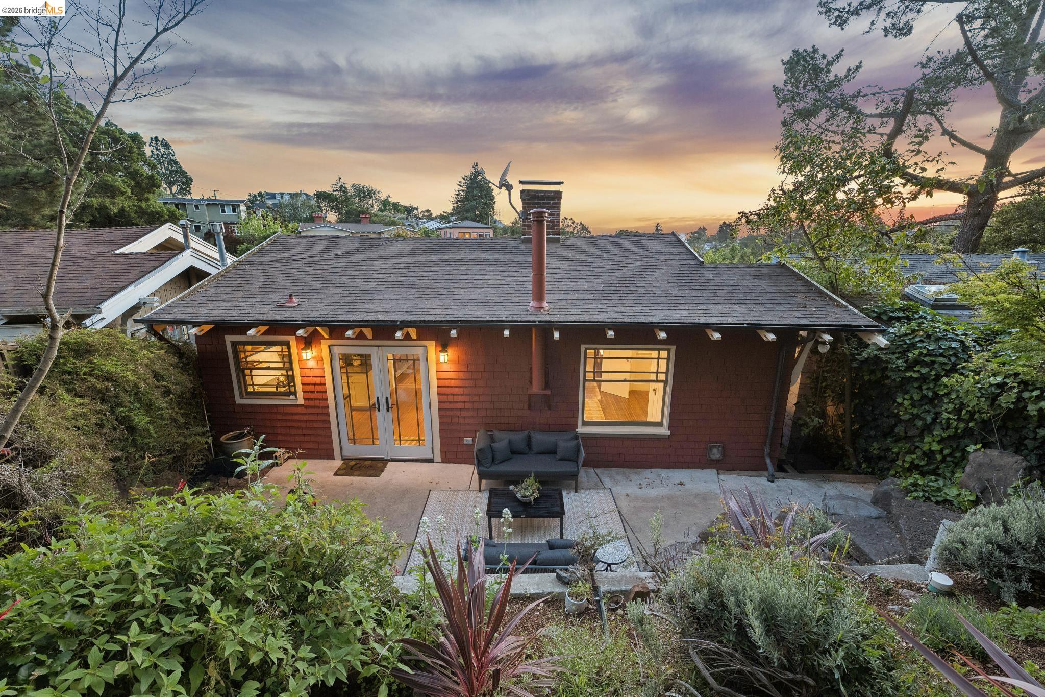 1016 Elbert St