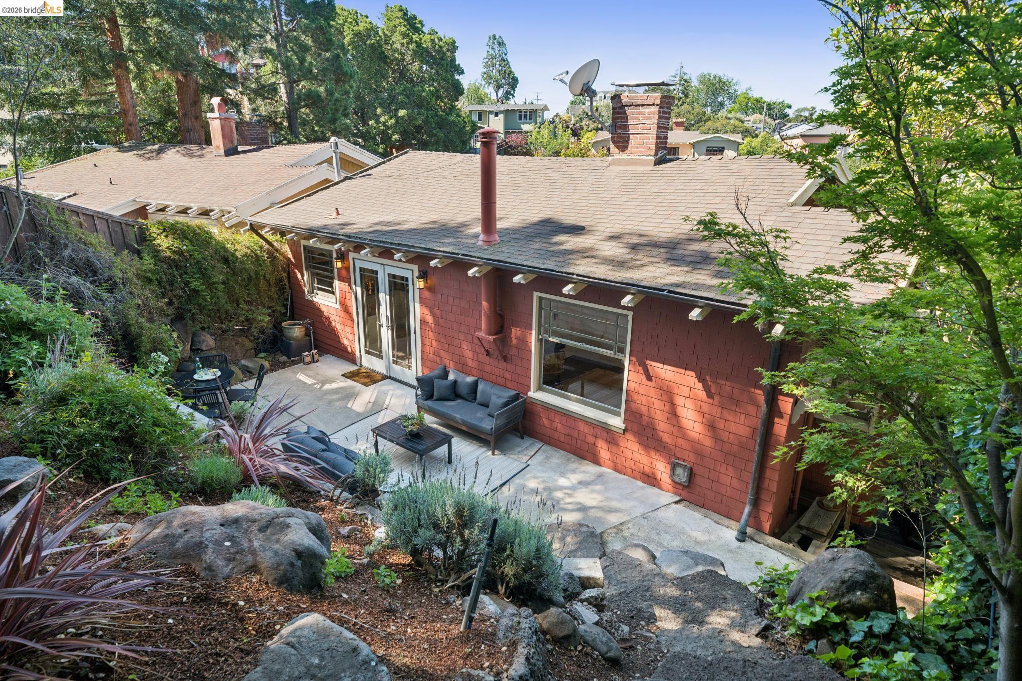 1016 Elbert St