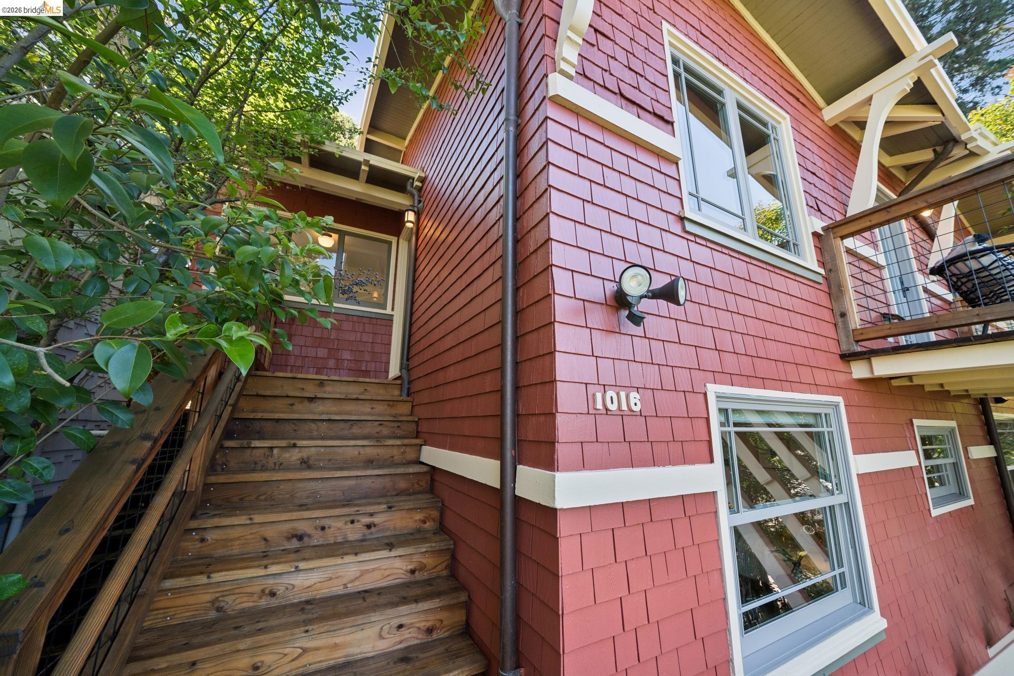 1016 Elbert St
