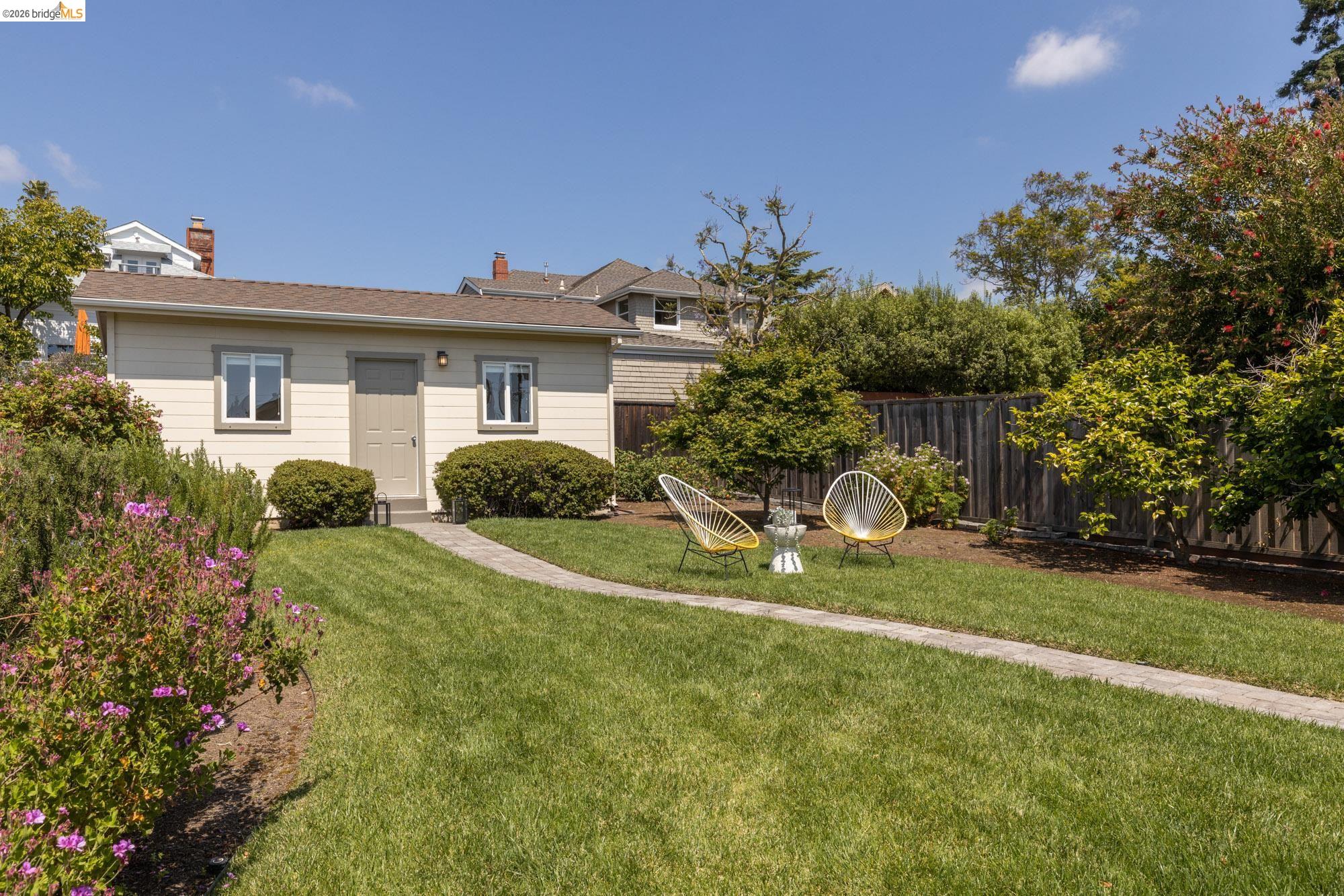 2434 Wilbur St