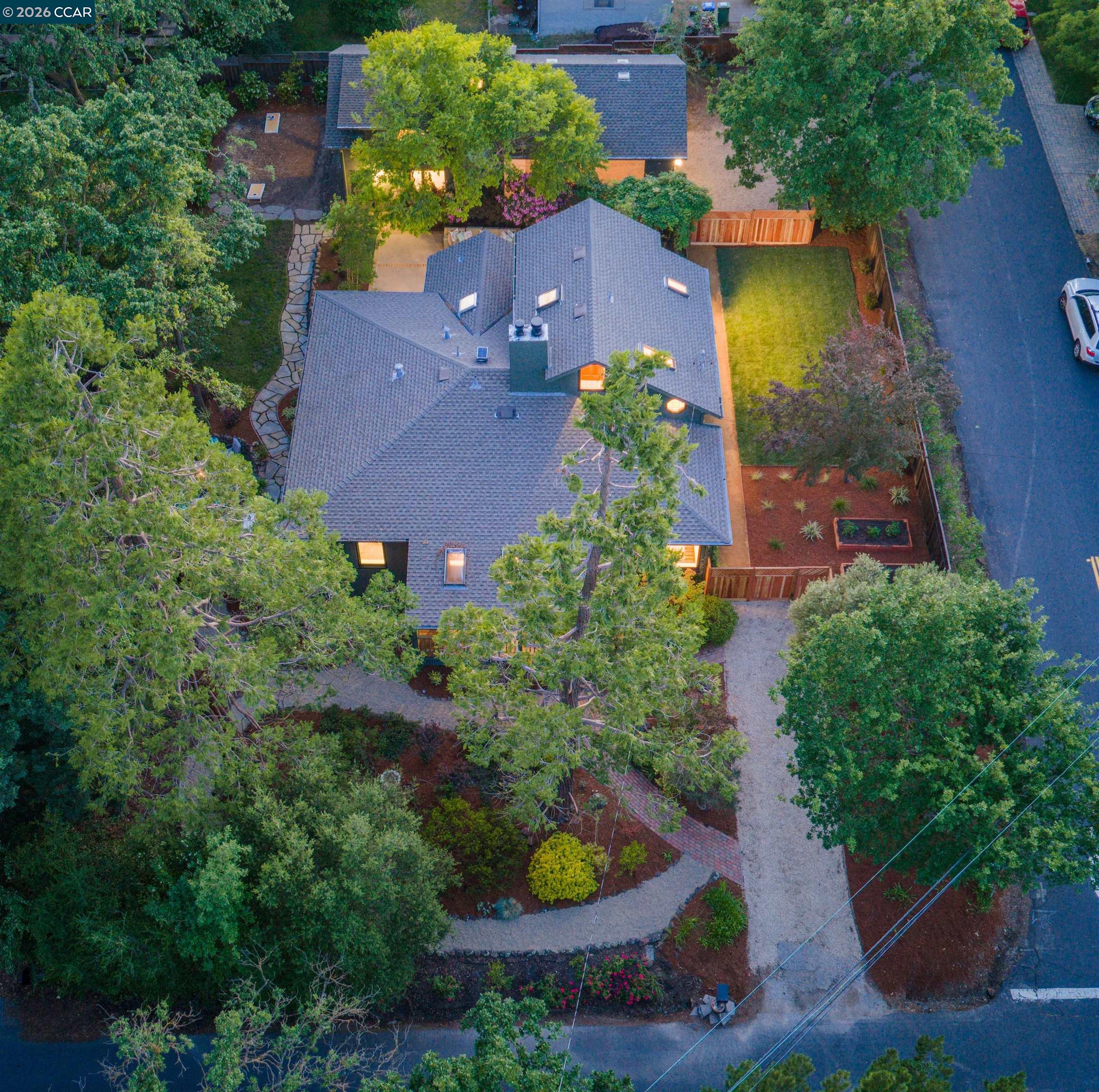 1301 Dewing Ln