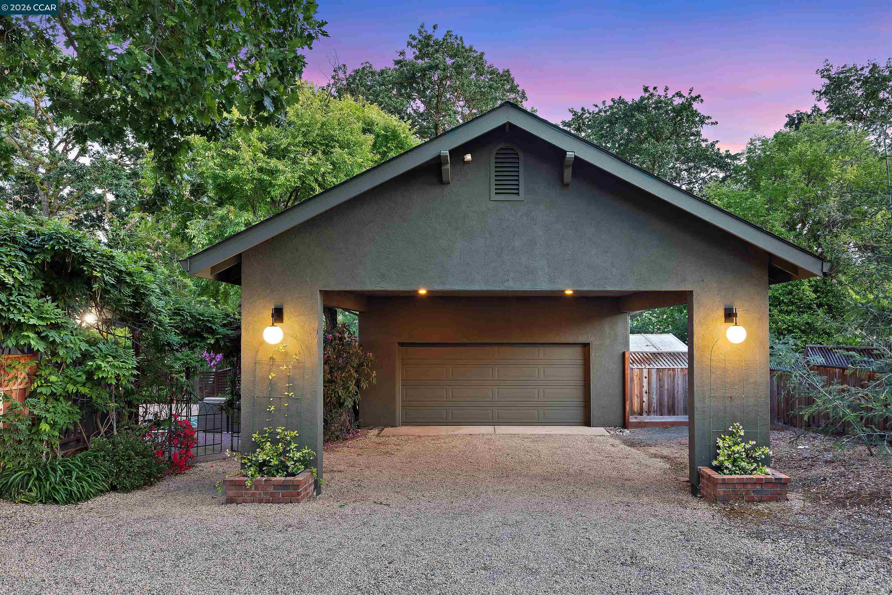 1301 Dewing Ln
