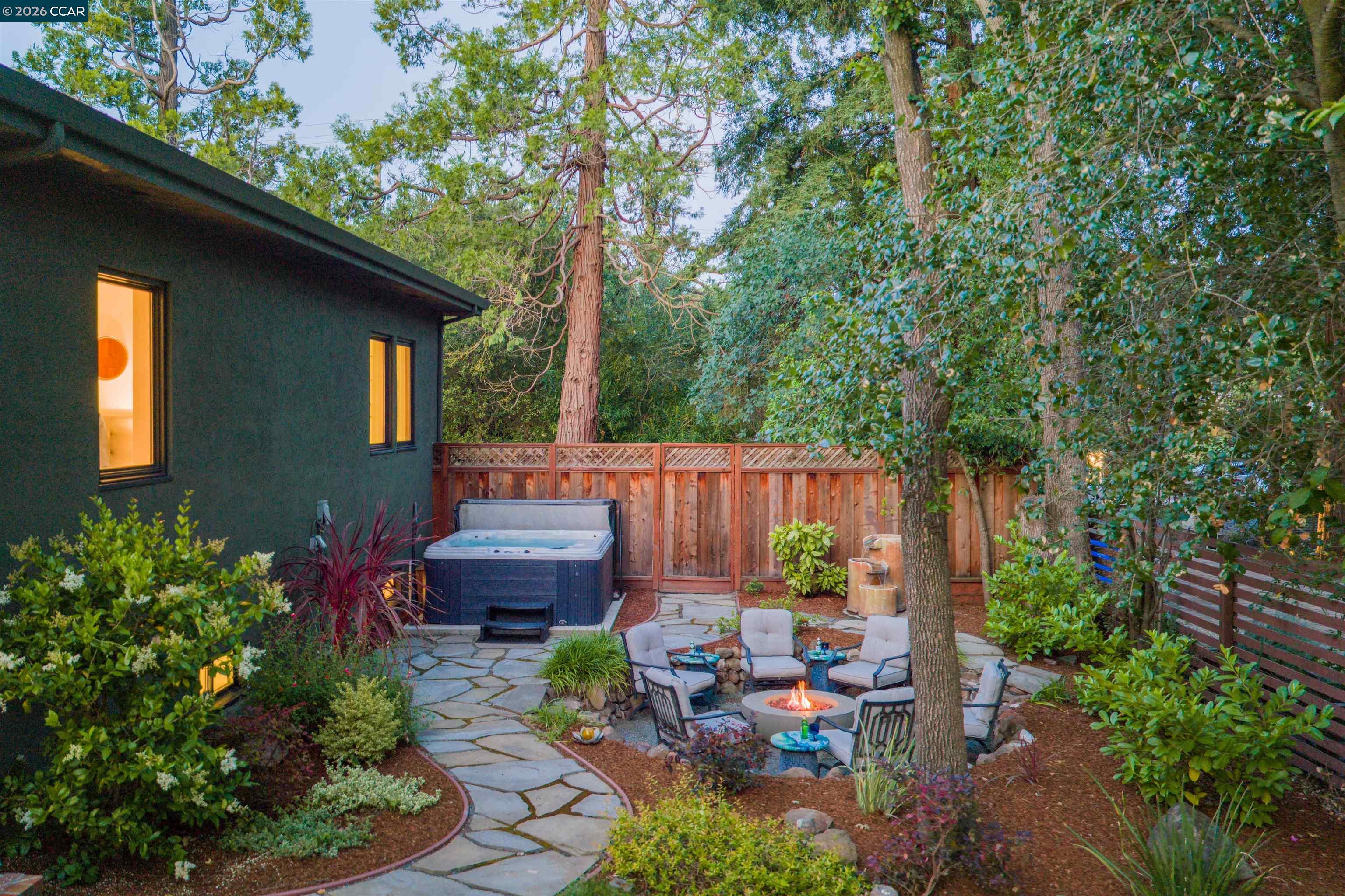 1301 Dewing Ln