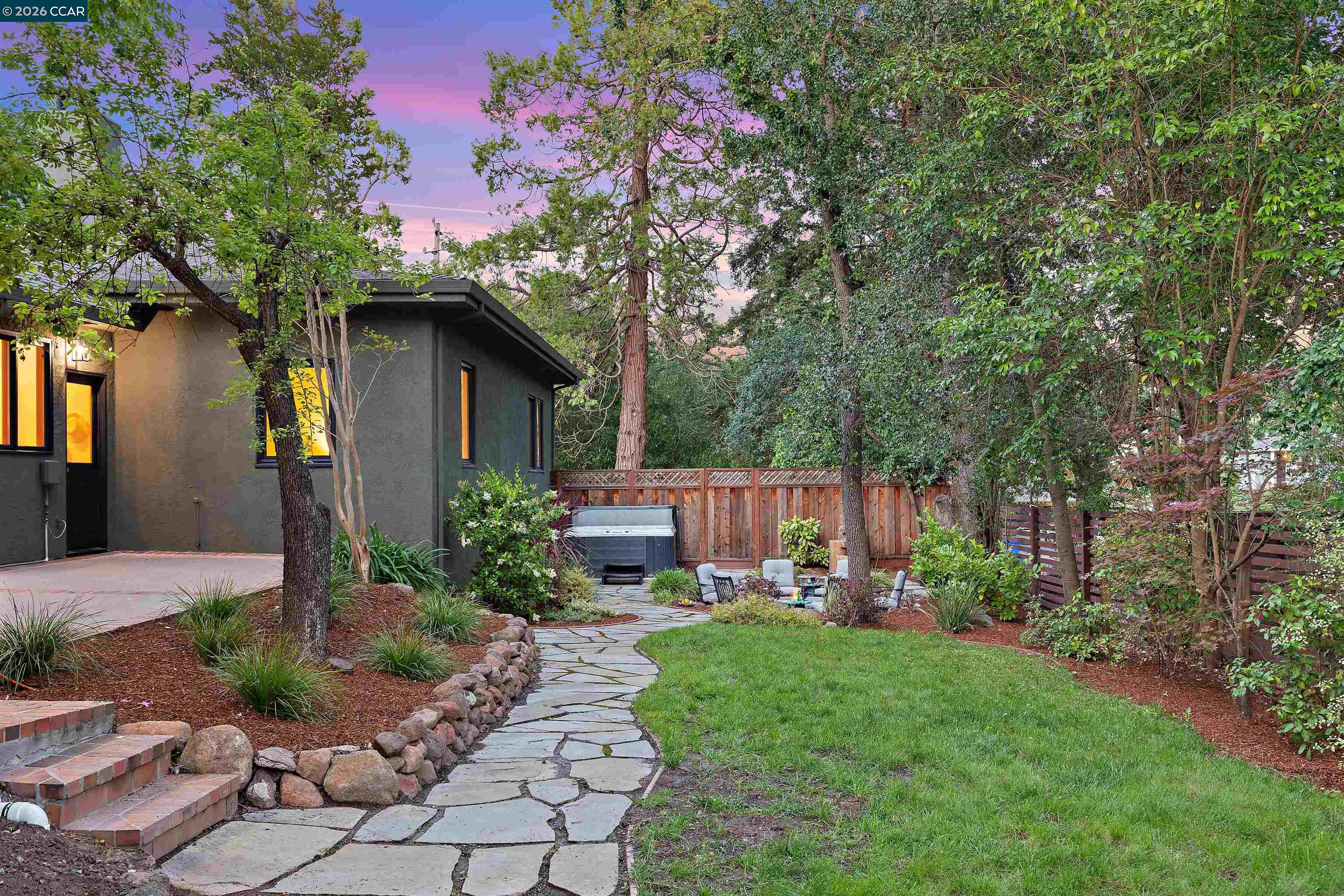 1301 Dewing Ln