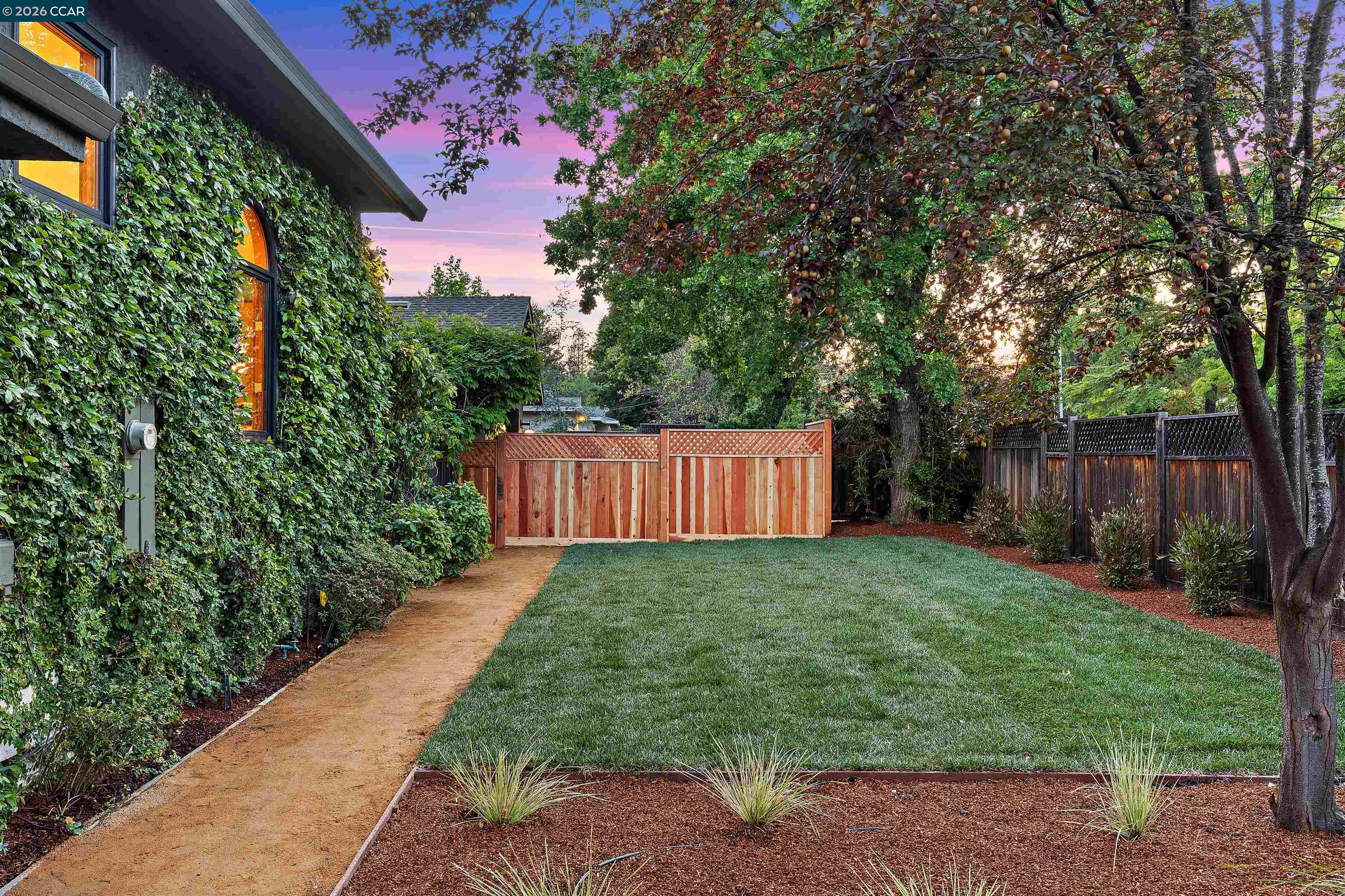 1301 Dewing Ln