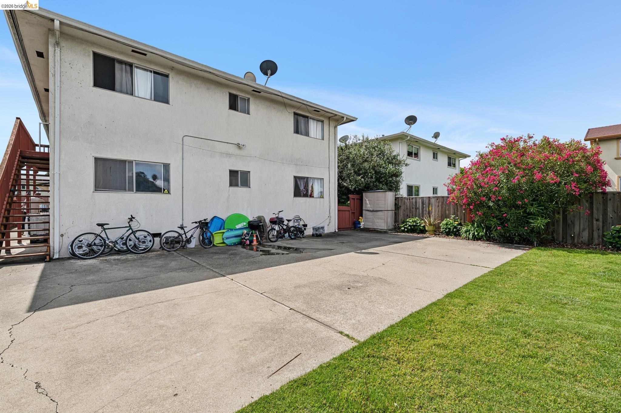 1475 166th Ave.