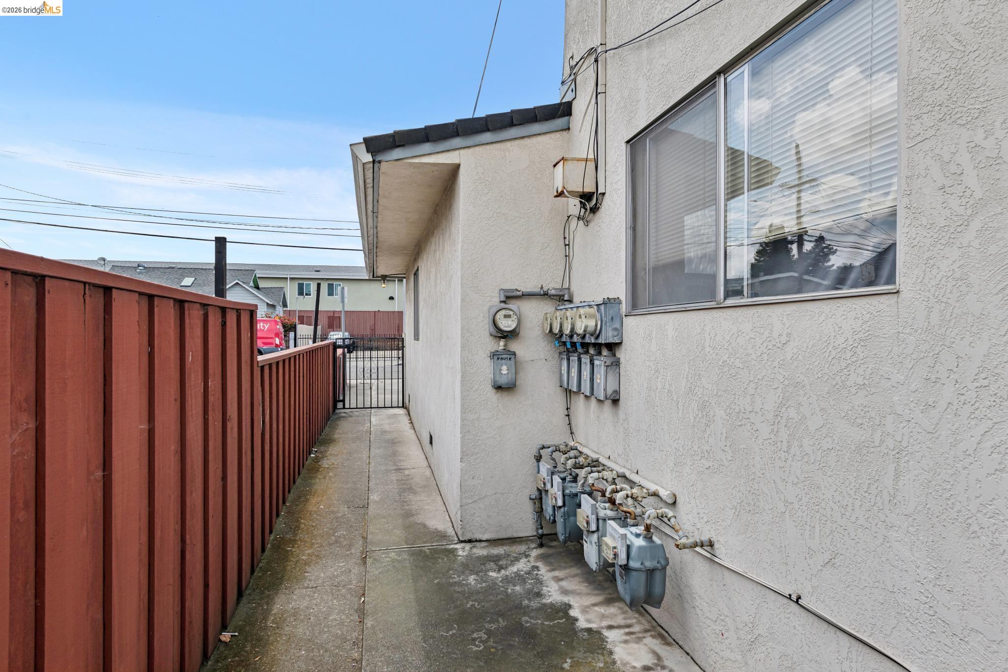 1475 166th Ave.