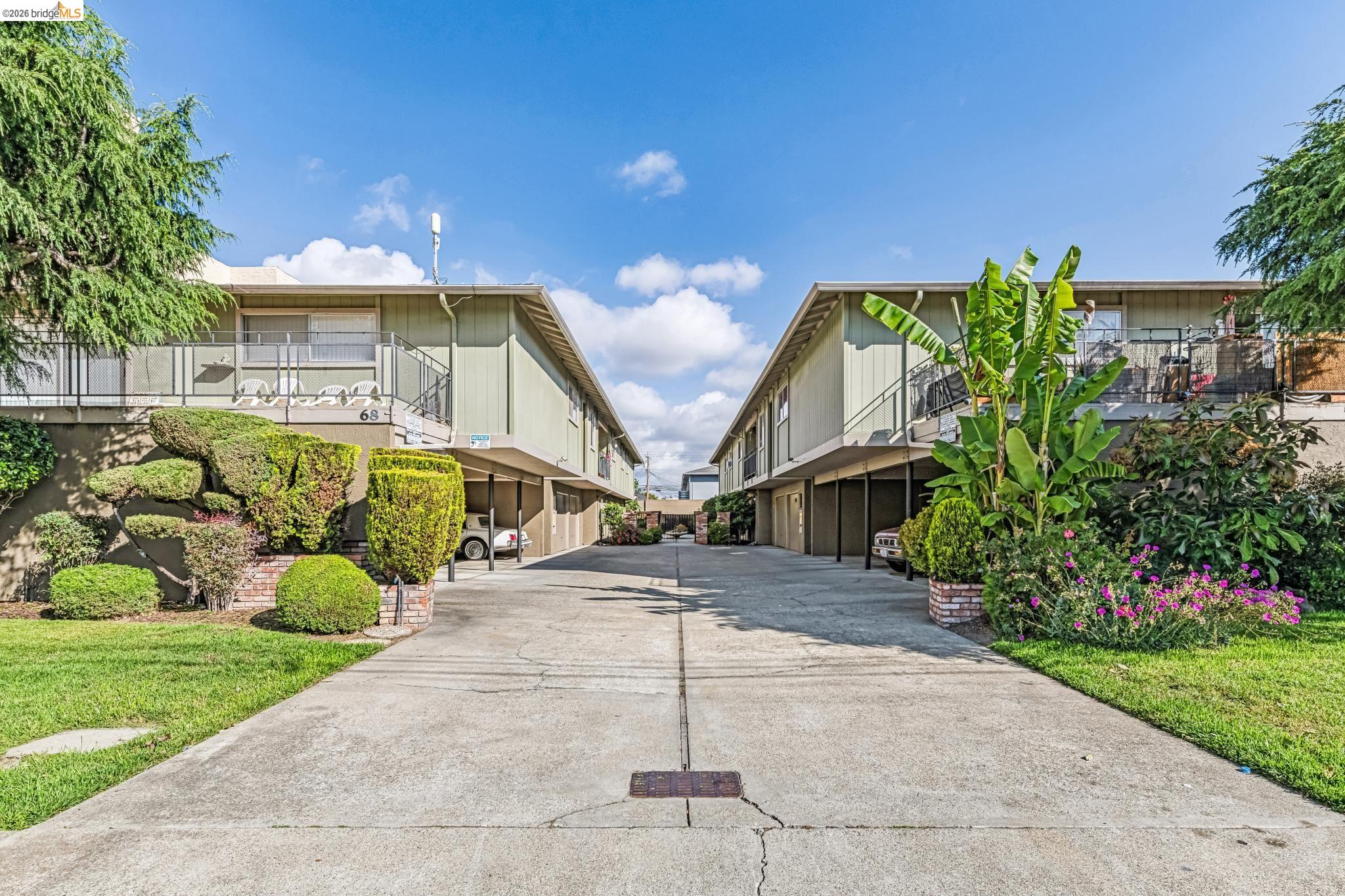 76 Oakes Blvd.
