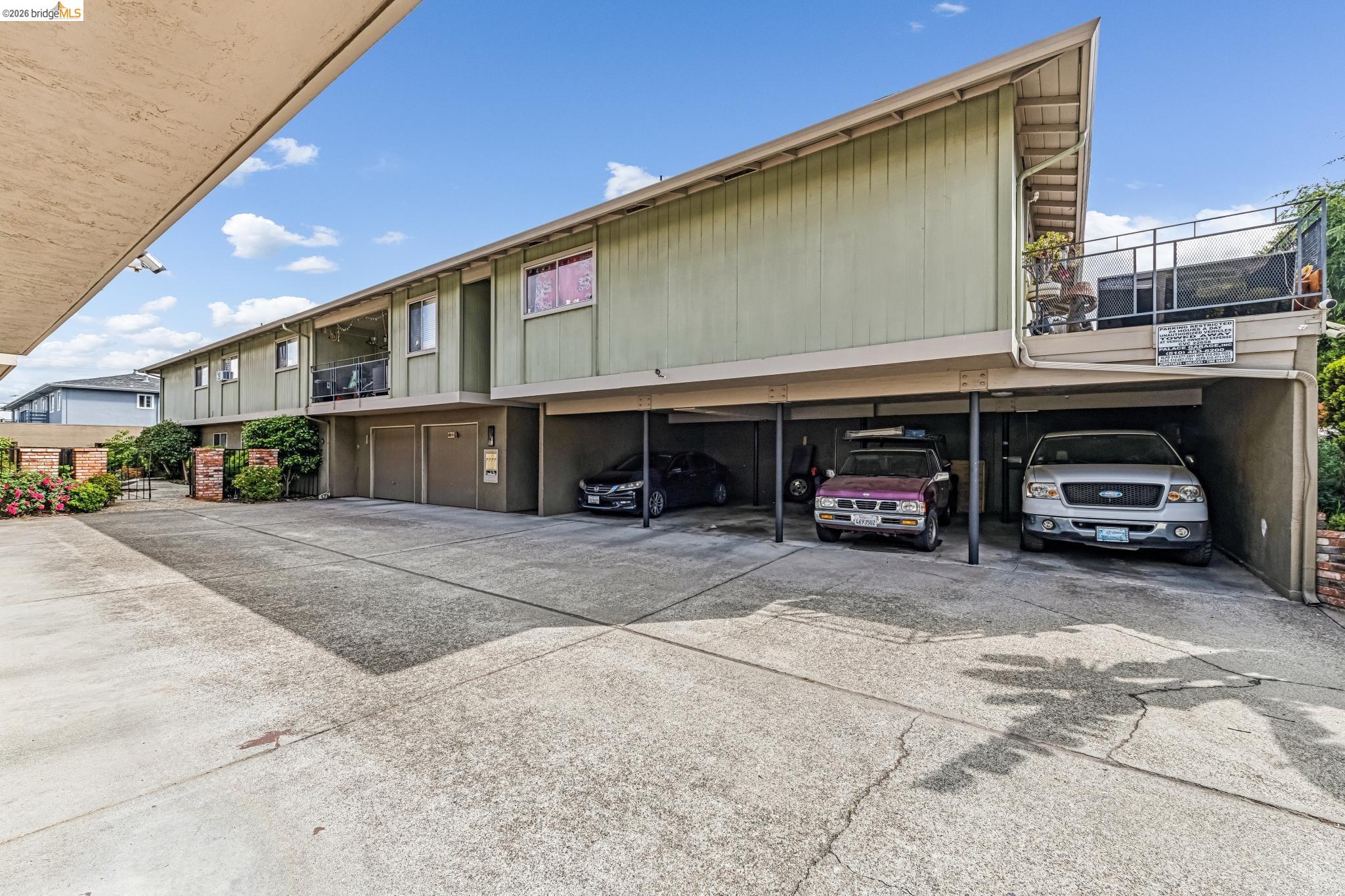 76 Oakes Blvd.