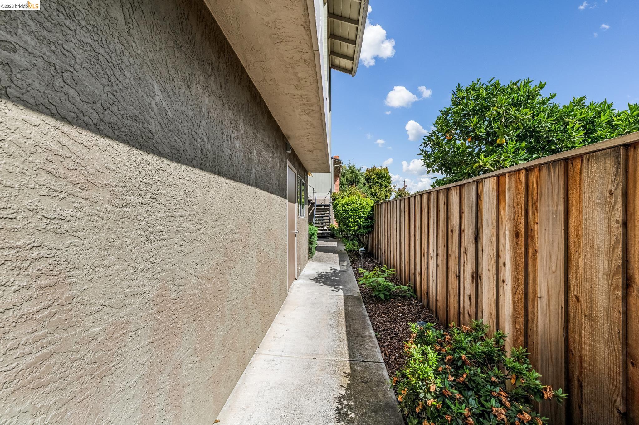 76 Oakes Blvd.