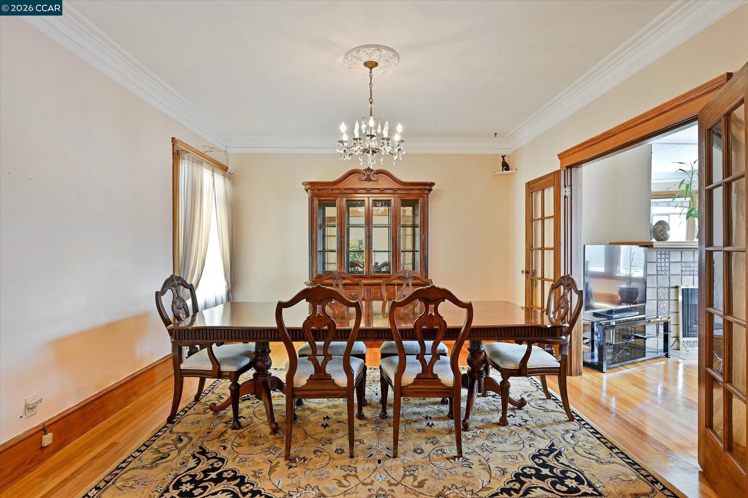 862-864 33Rd Ave
