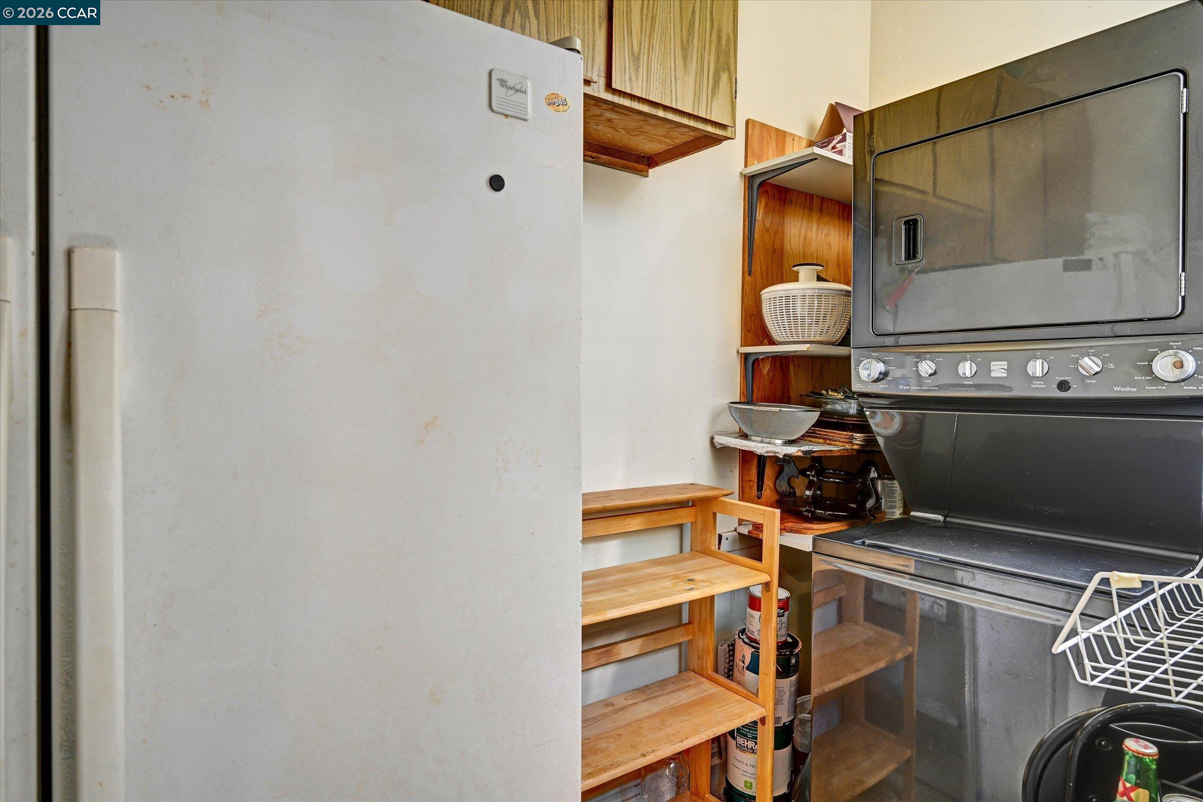 862-864 33Rd Ave