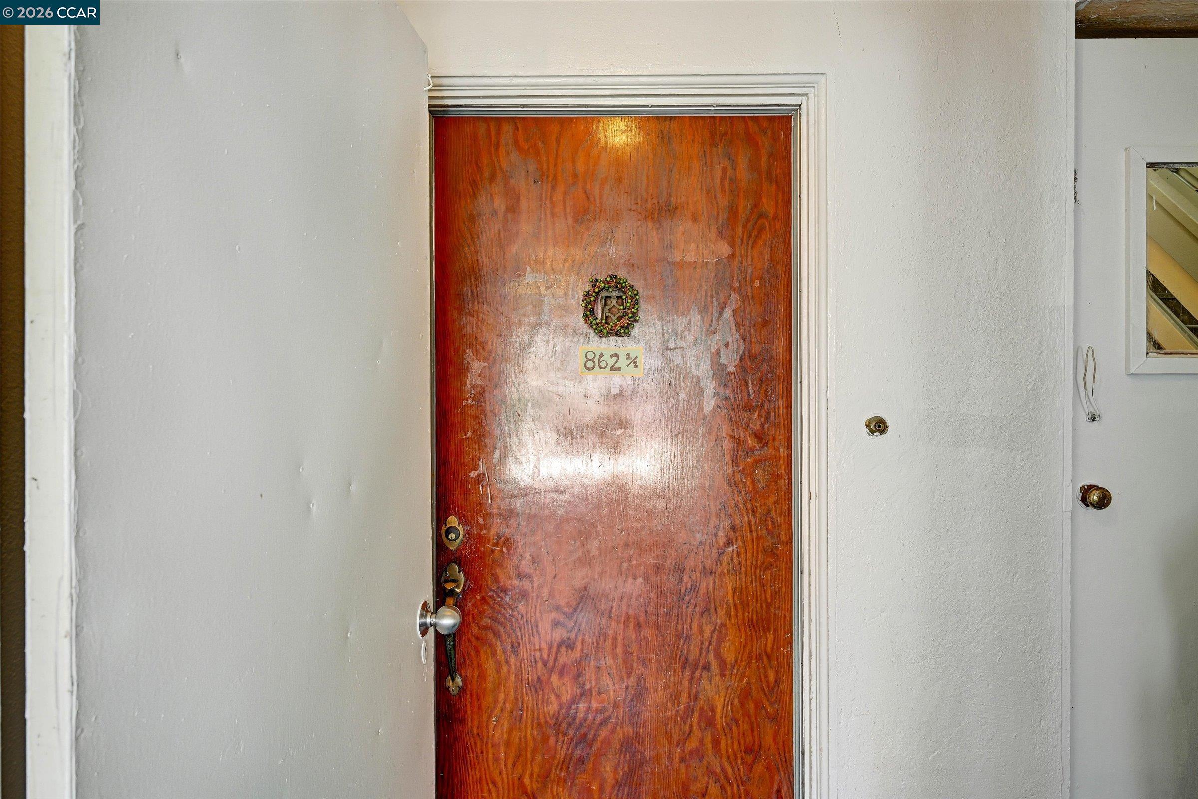 862-864 33Rd Ave