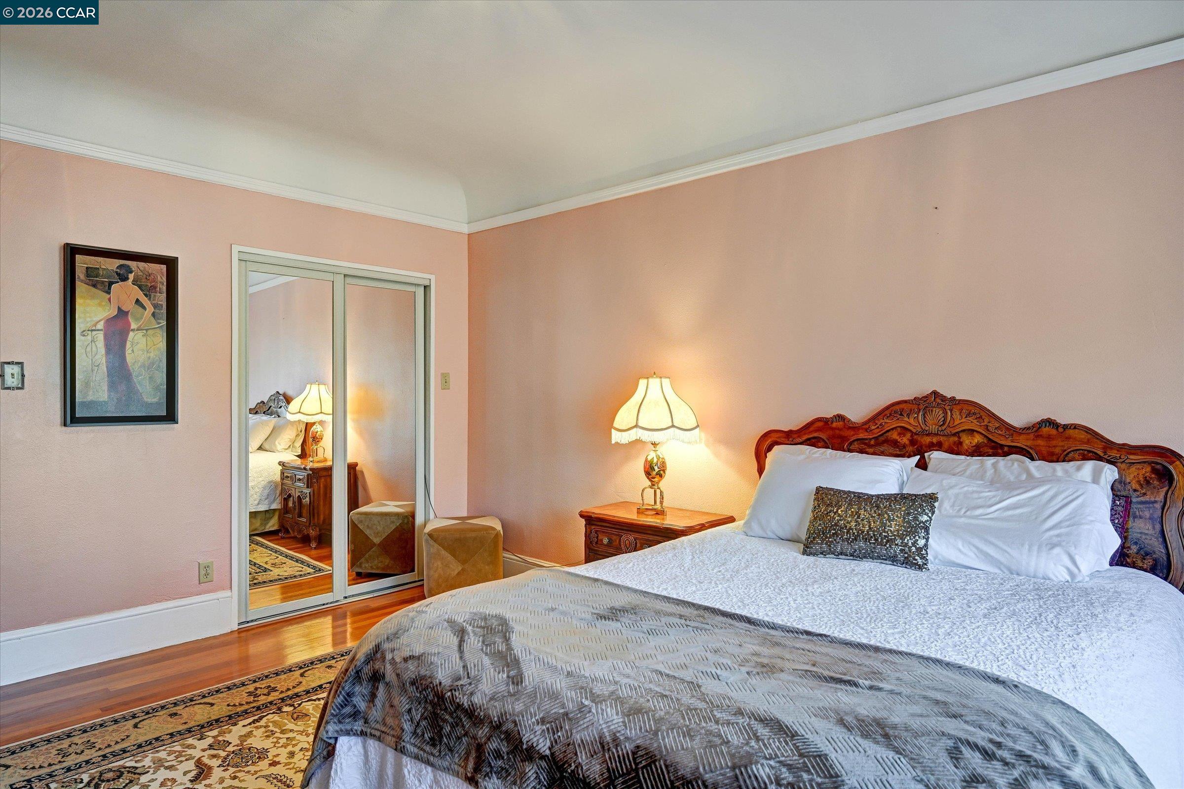 862-864 33Rd Ave