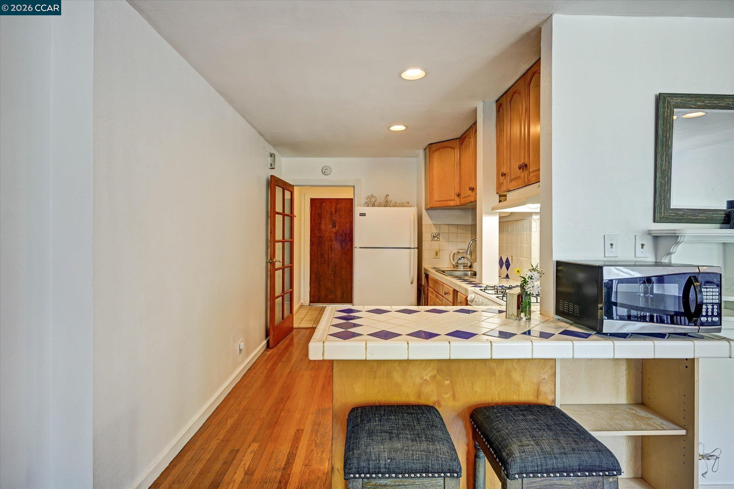 862-864 33Rd Ave