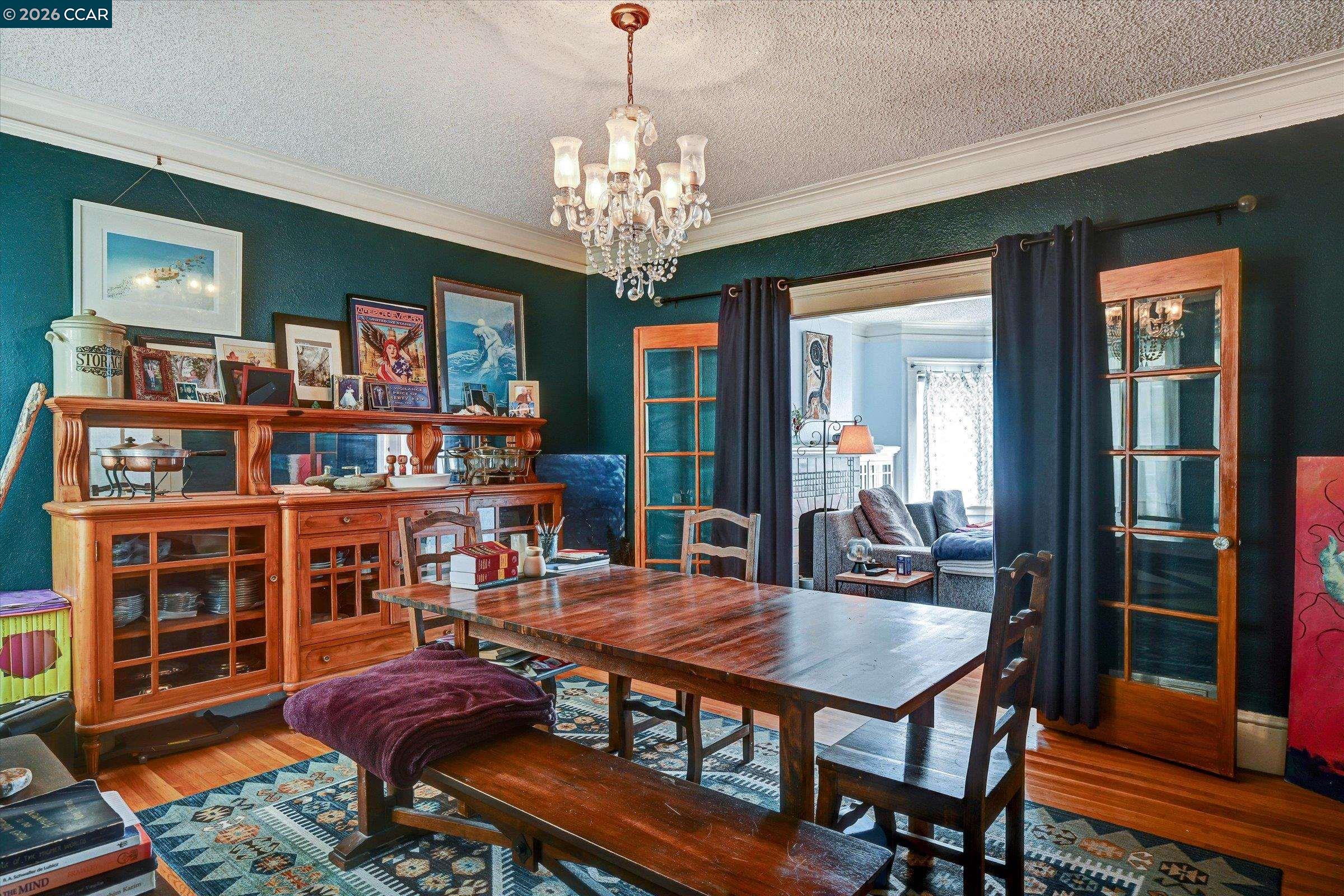862-864 33Rd Ave
