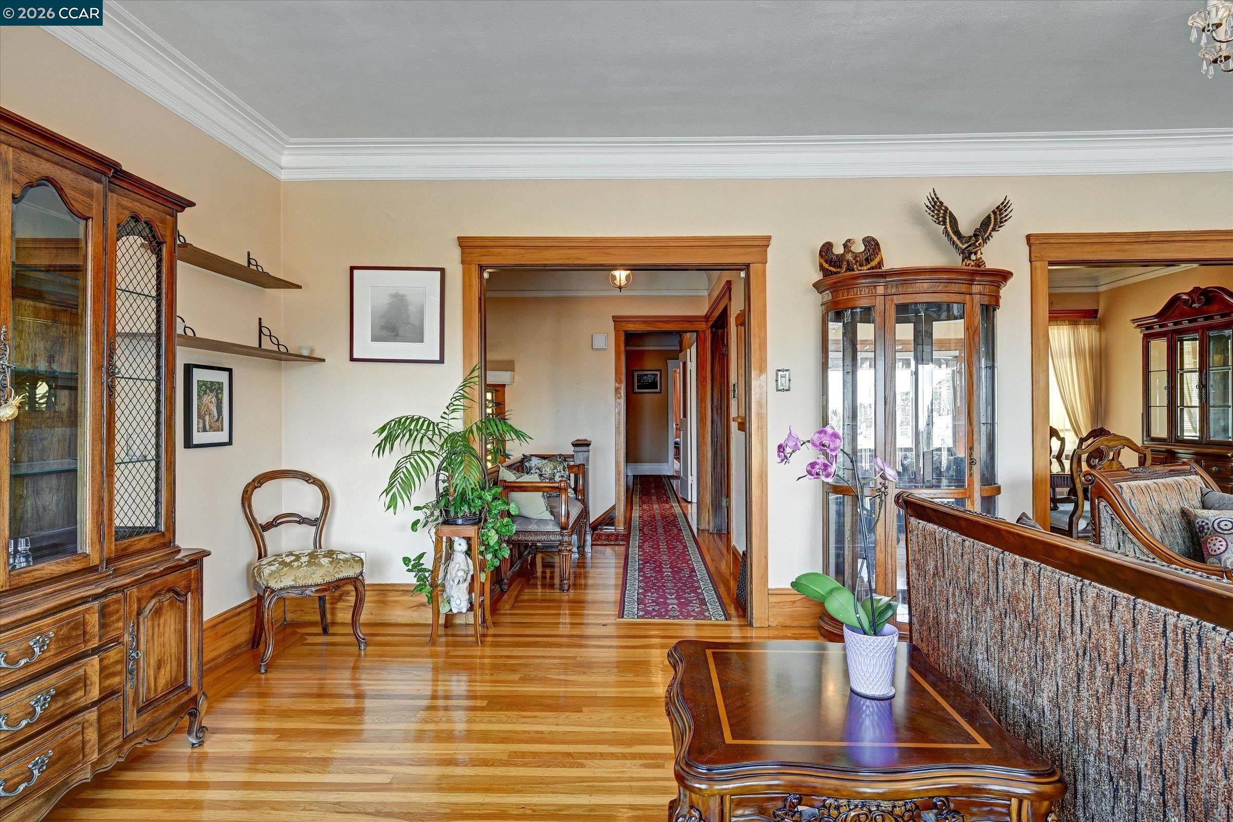 862-864 33Rd Ave