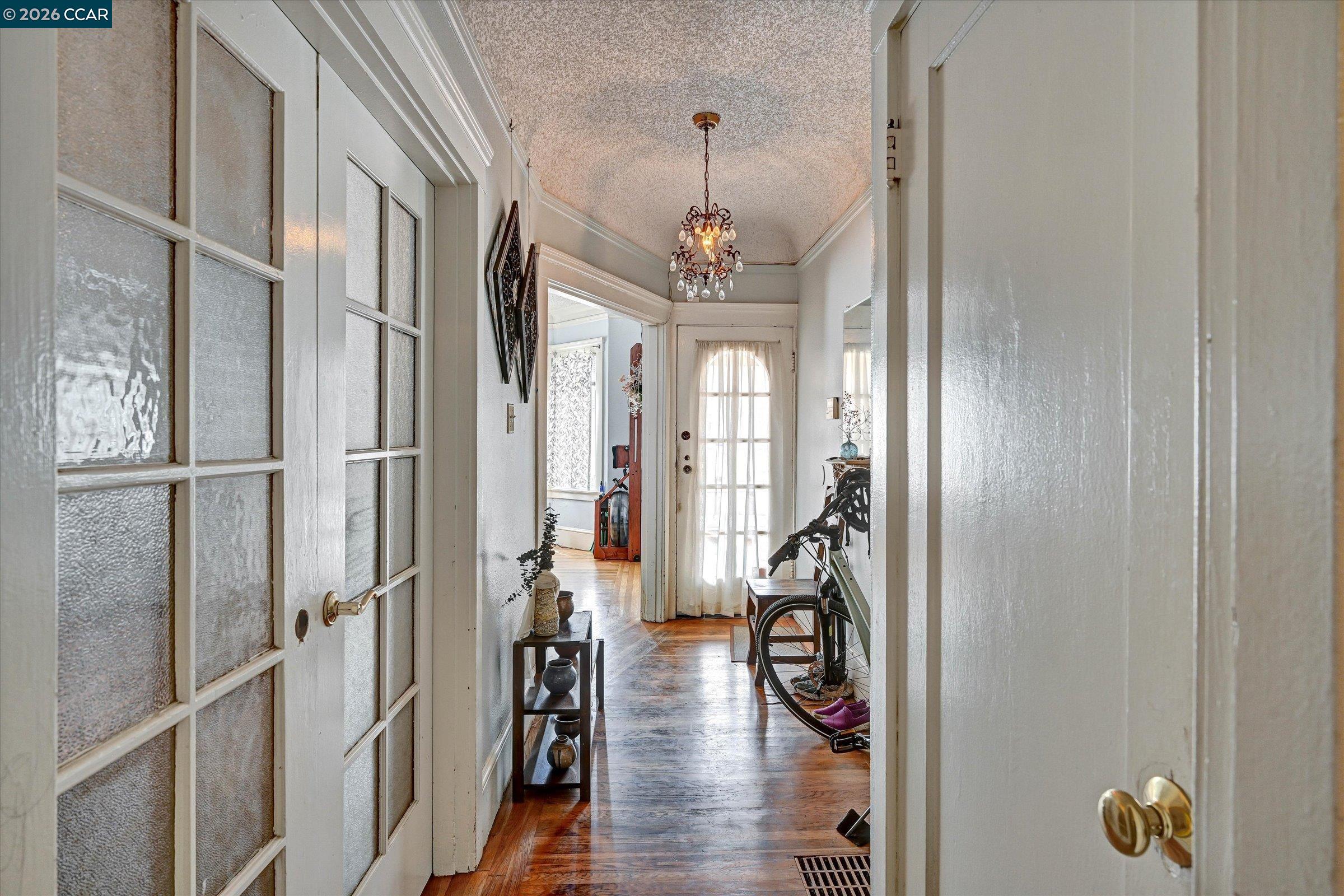 862-864 33Rd Ave