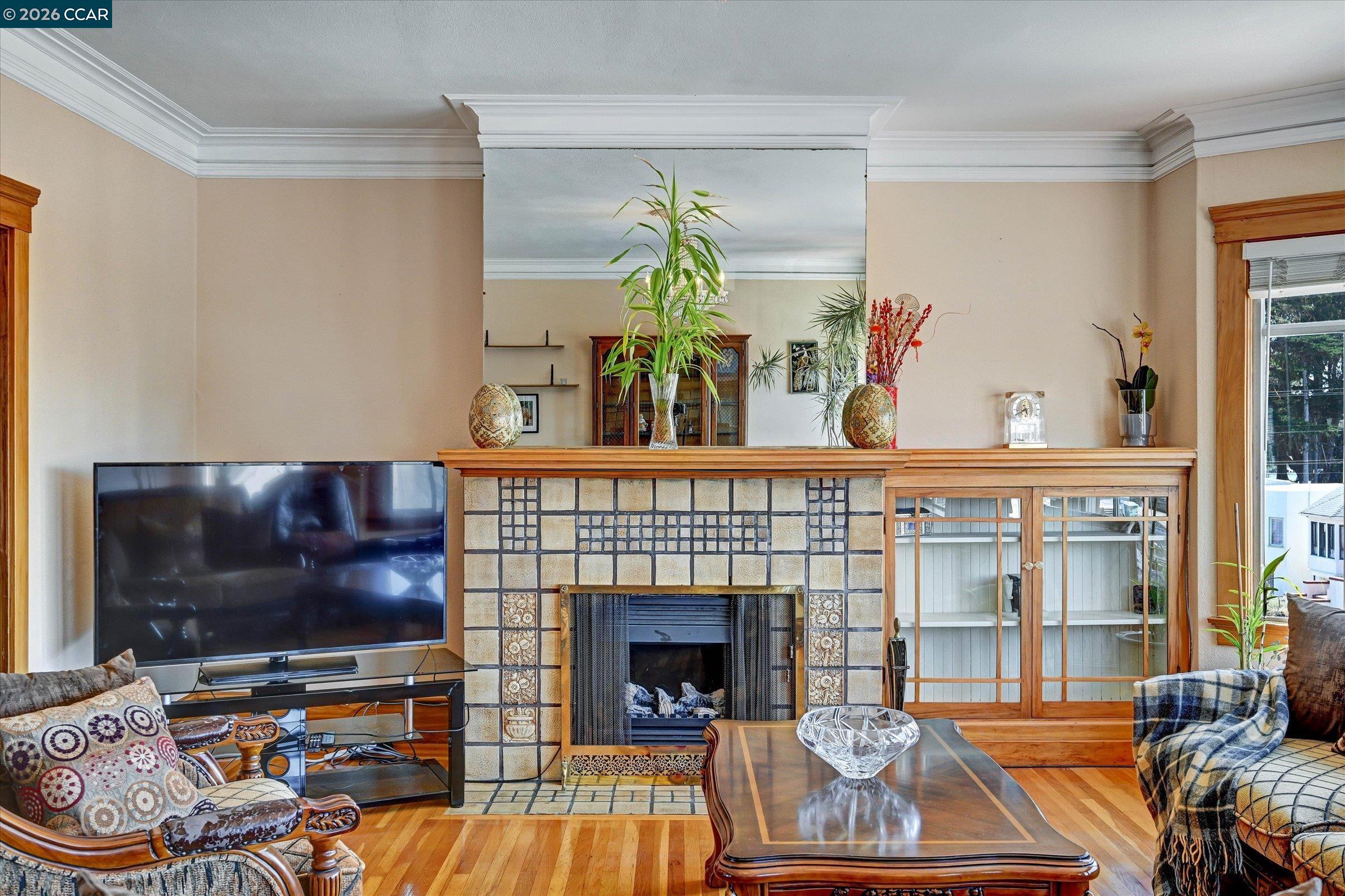 862-864 33Rd Ave