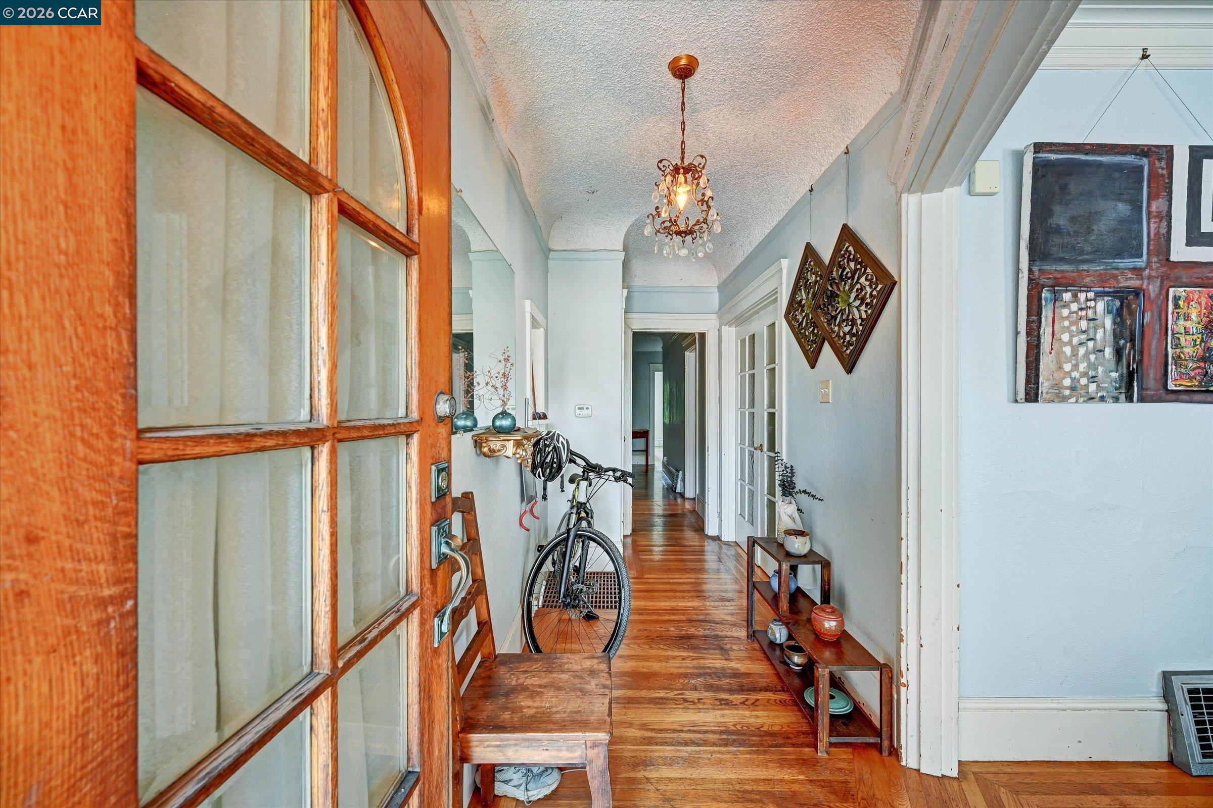 862-864 33Rd Ave