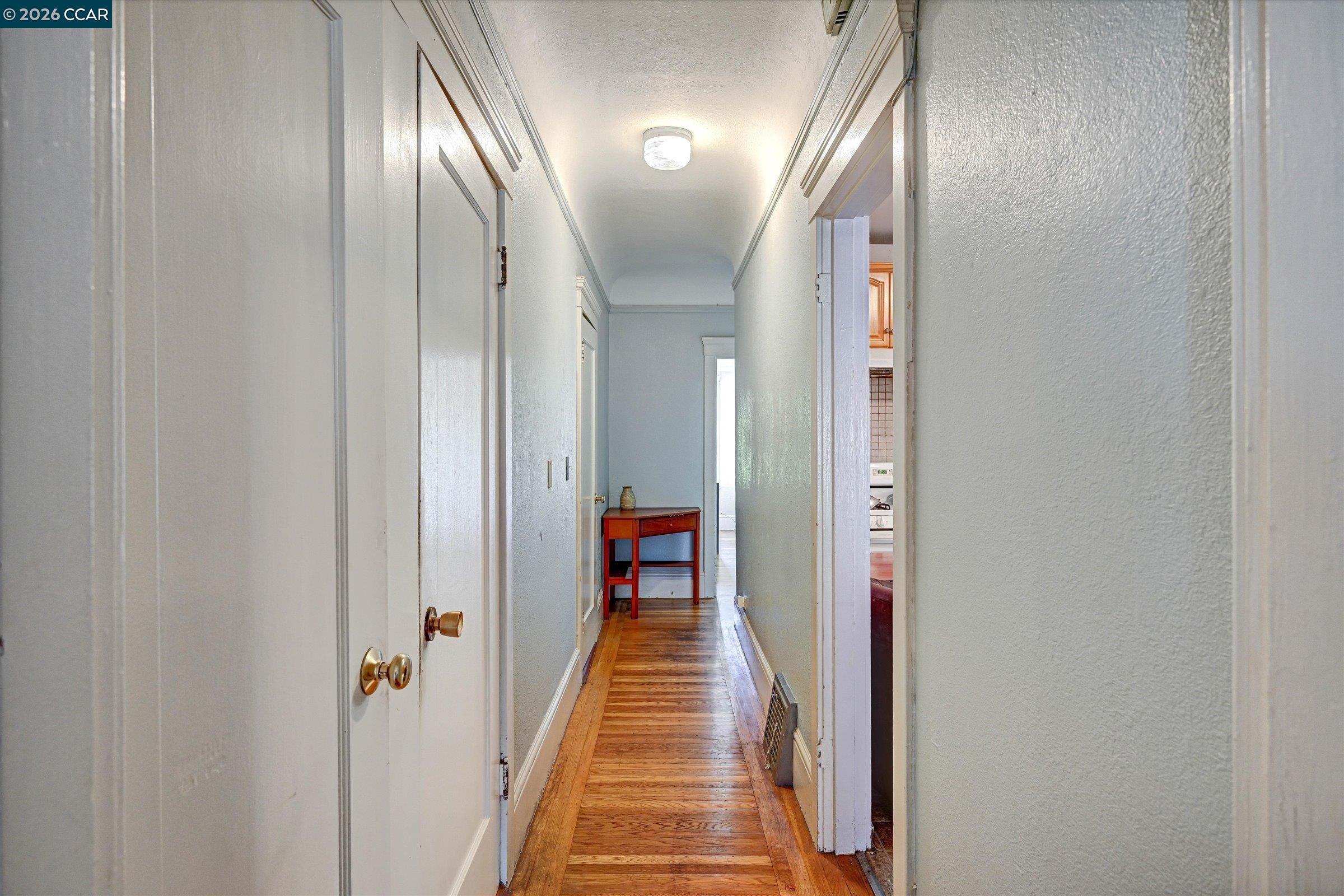 862-864 33Rd Ave