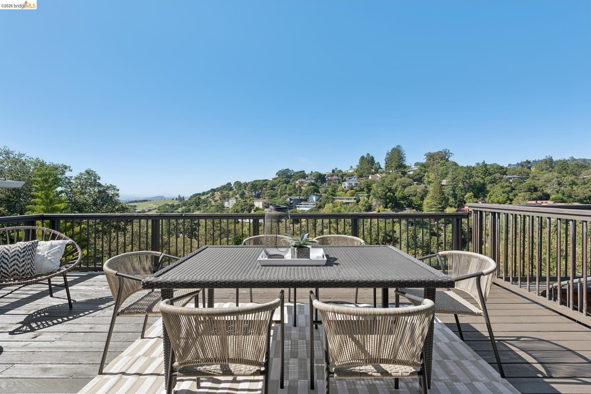 453 Scenic Ave