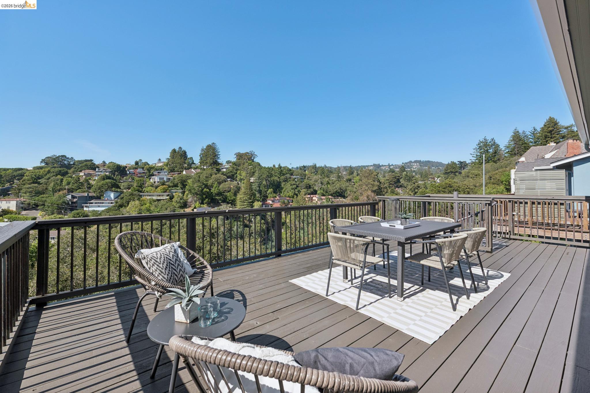 453 Scenic Ave