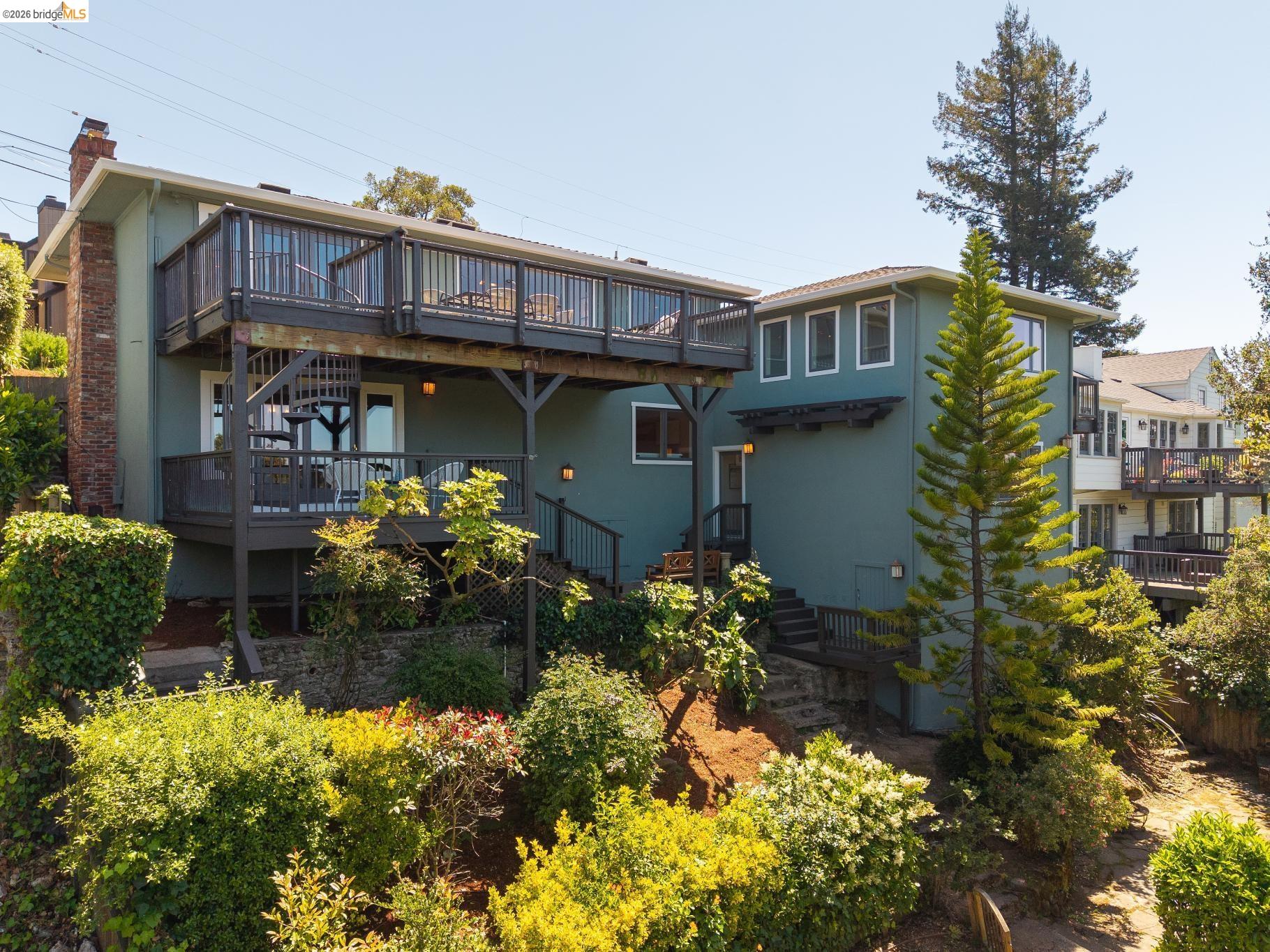 453 Scenic Ave