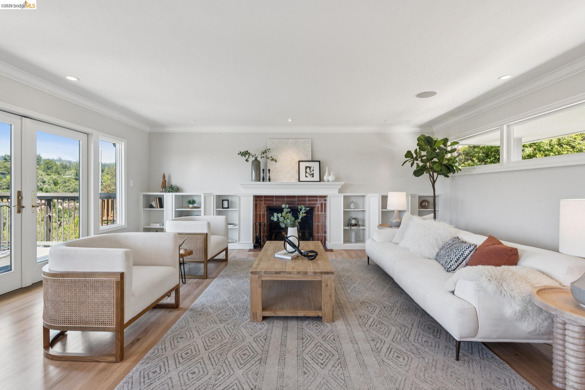 453 Scenic Ave