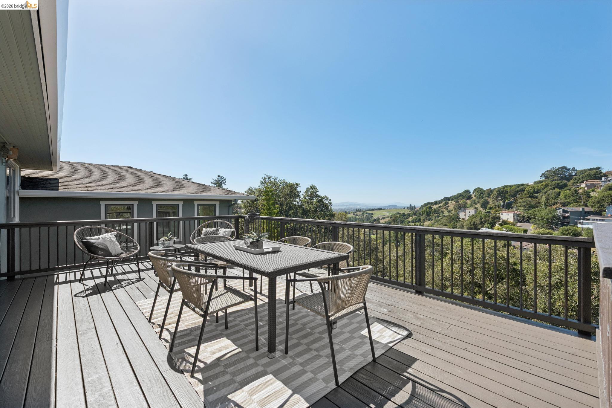 453 Scenic Ave