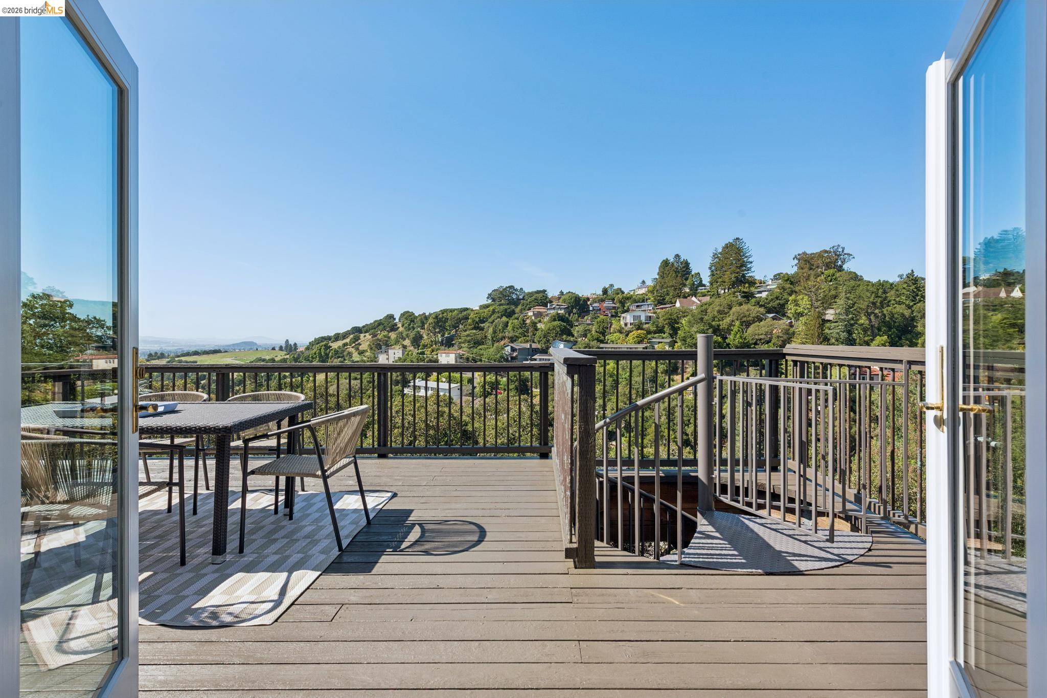 453 Scenic Ave