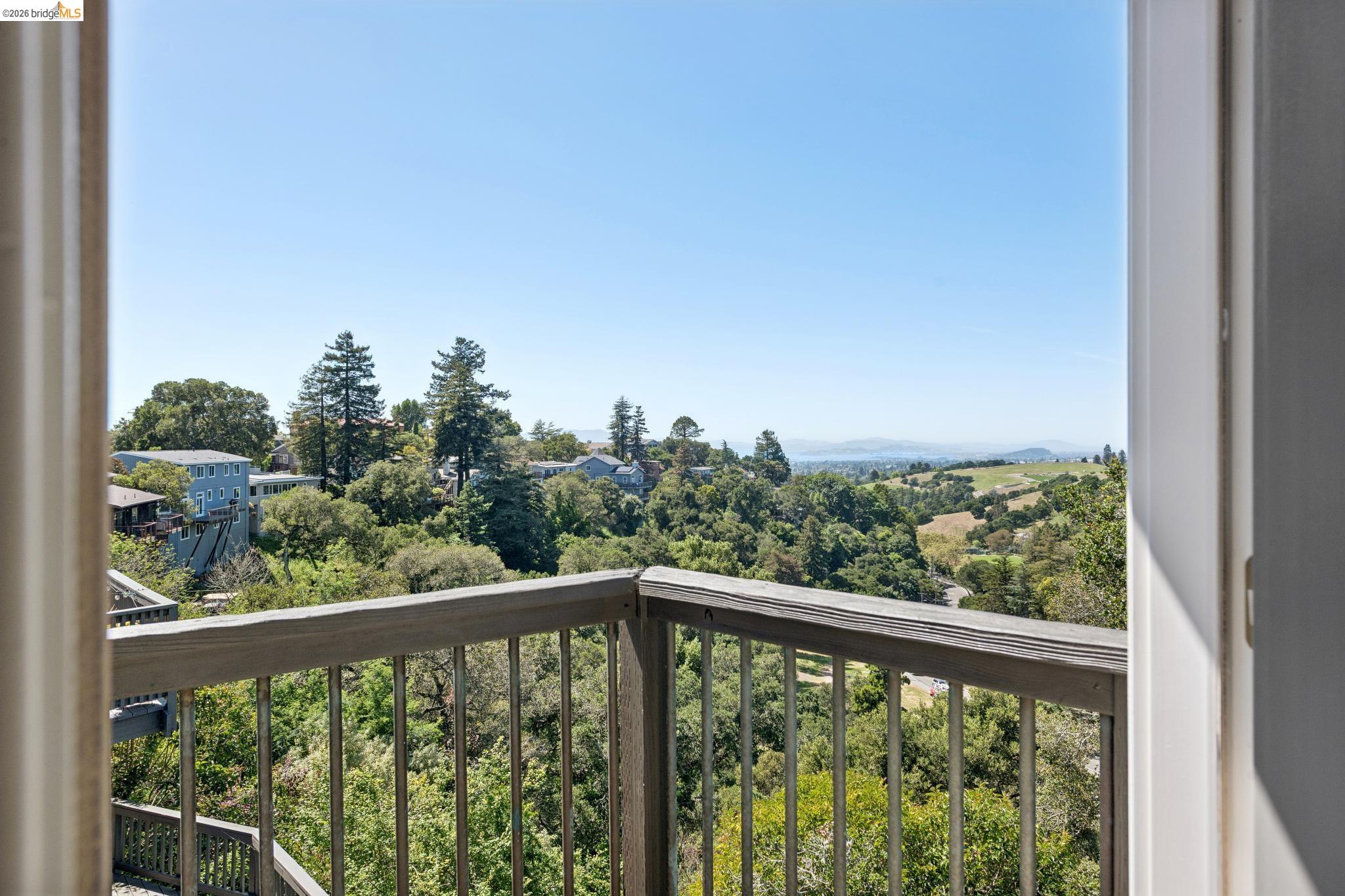 453 Scenic Ave
