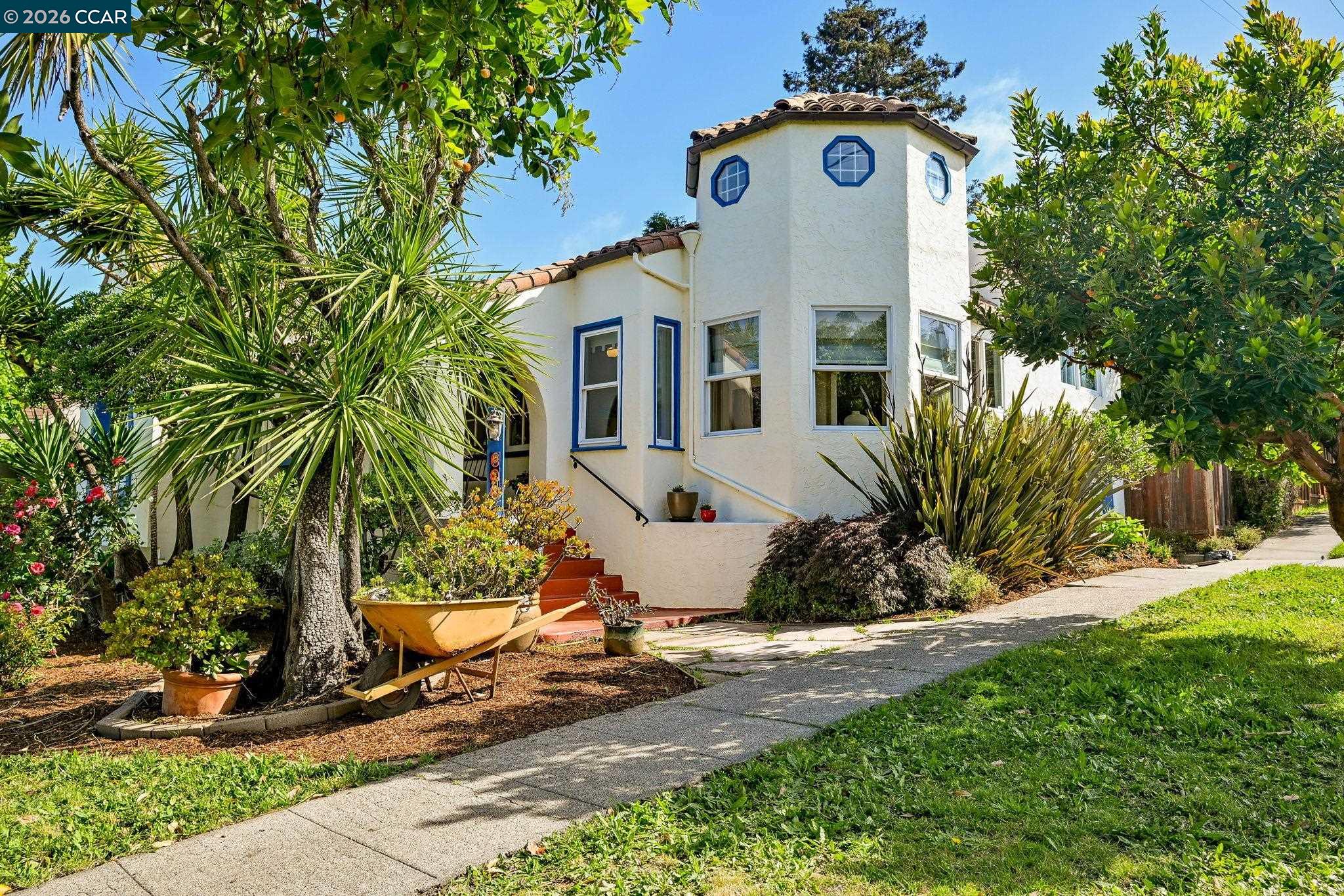 600 McLaughlin St