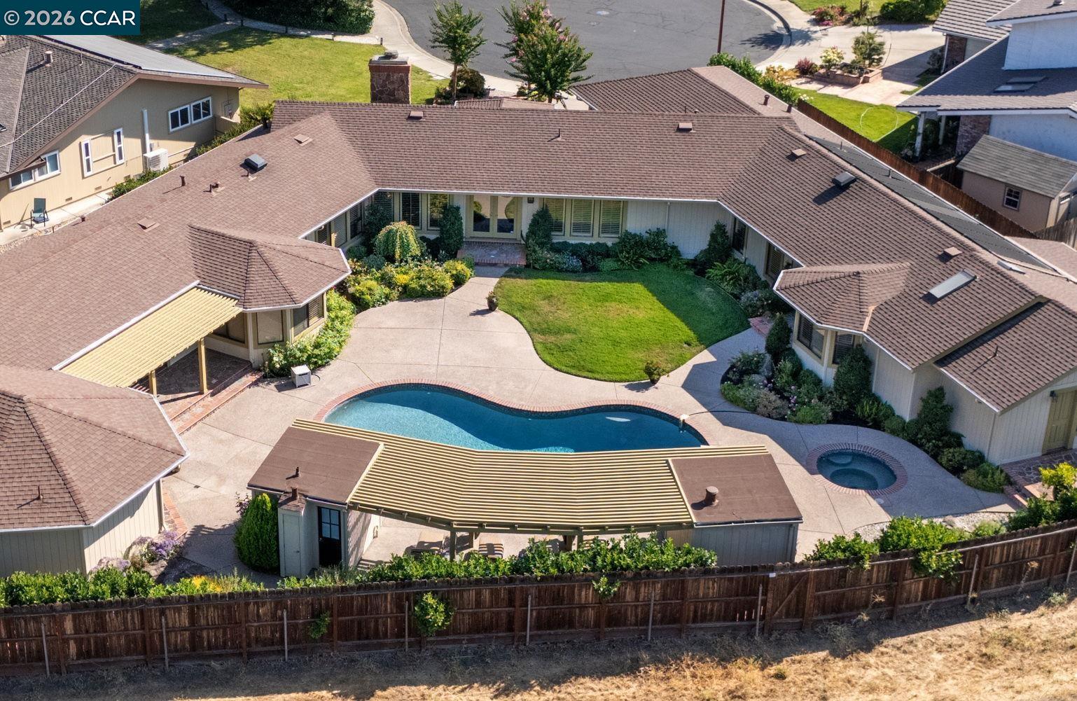 738 Mandarin Ln