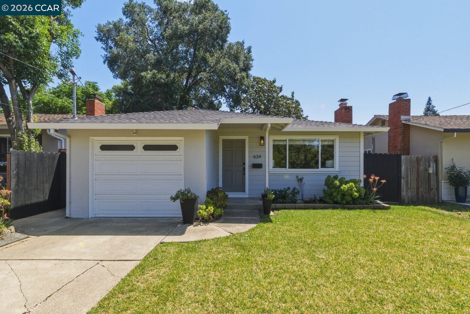 634 Teresa St