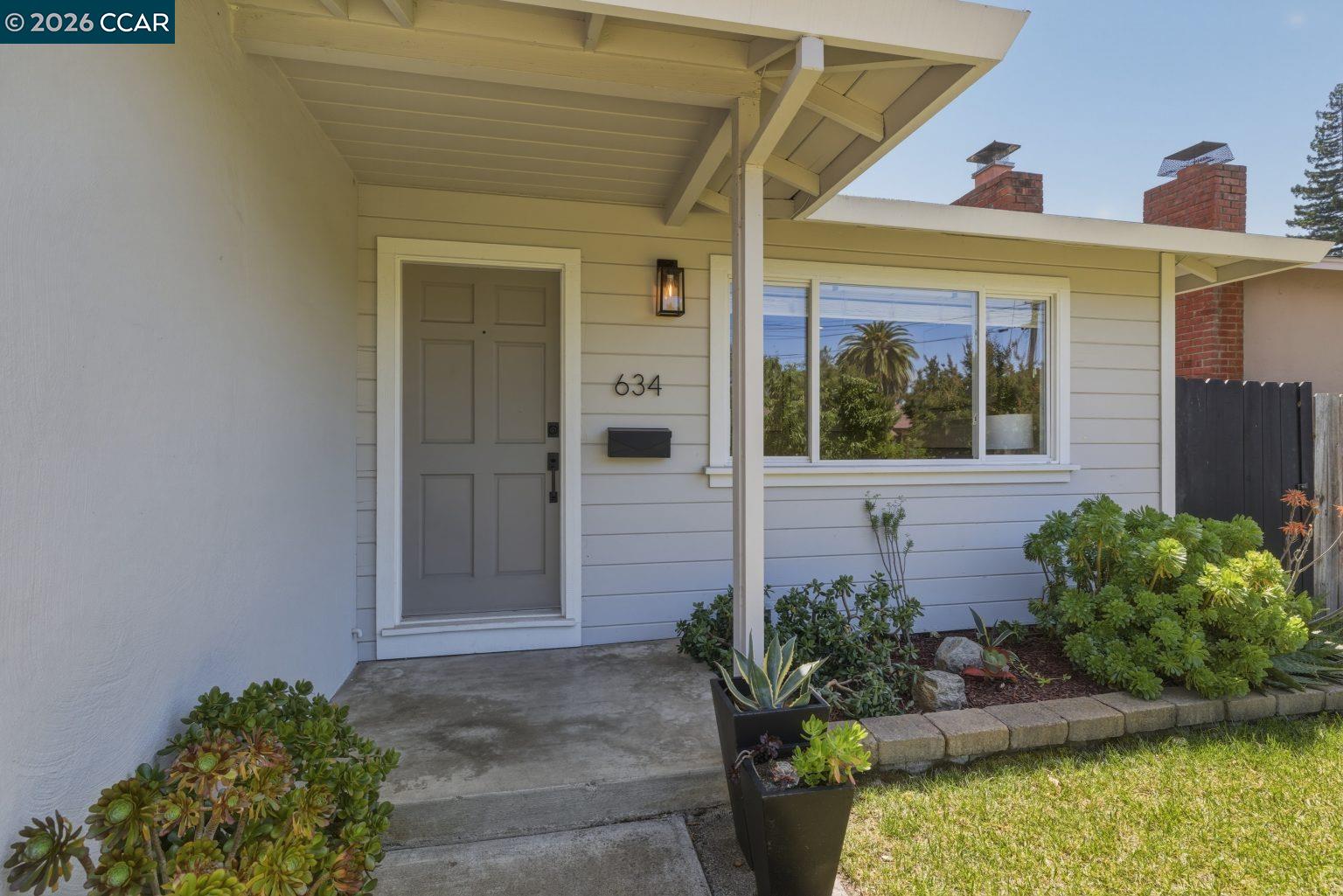 634 Teresa St